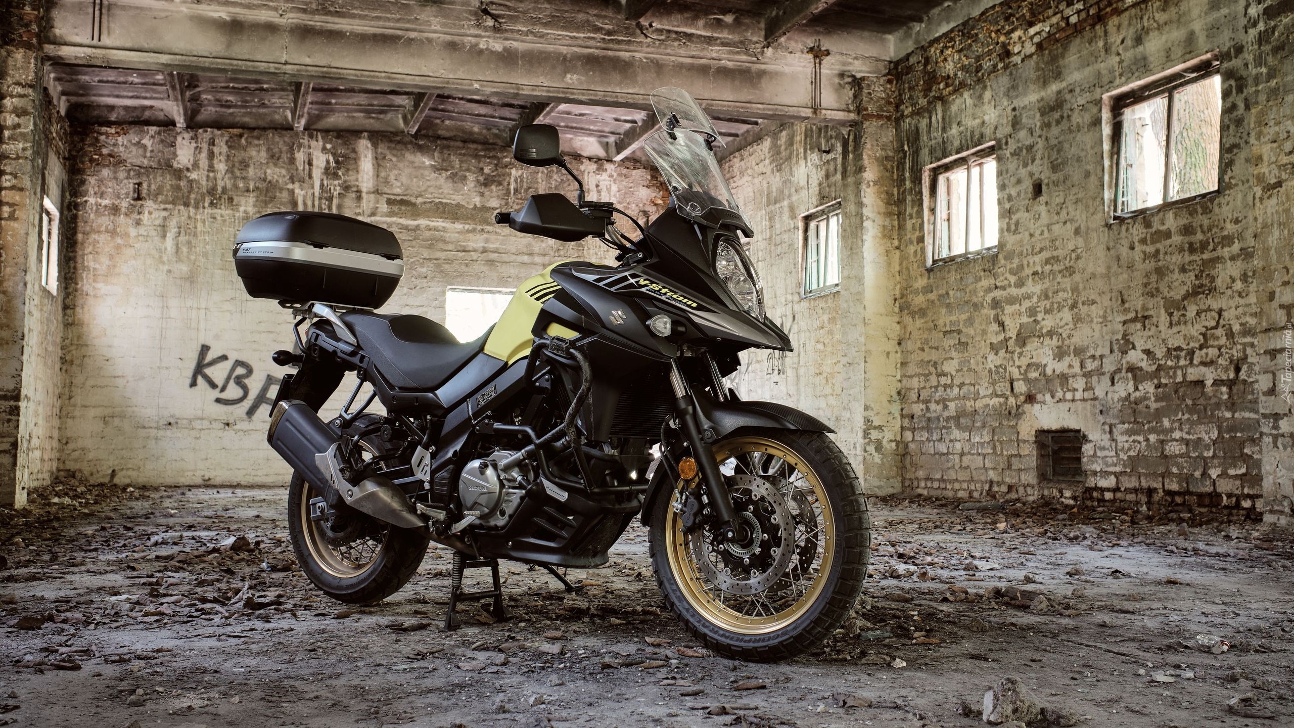 Suzuki V-strom, Czarny, Motocykl