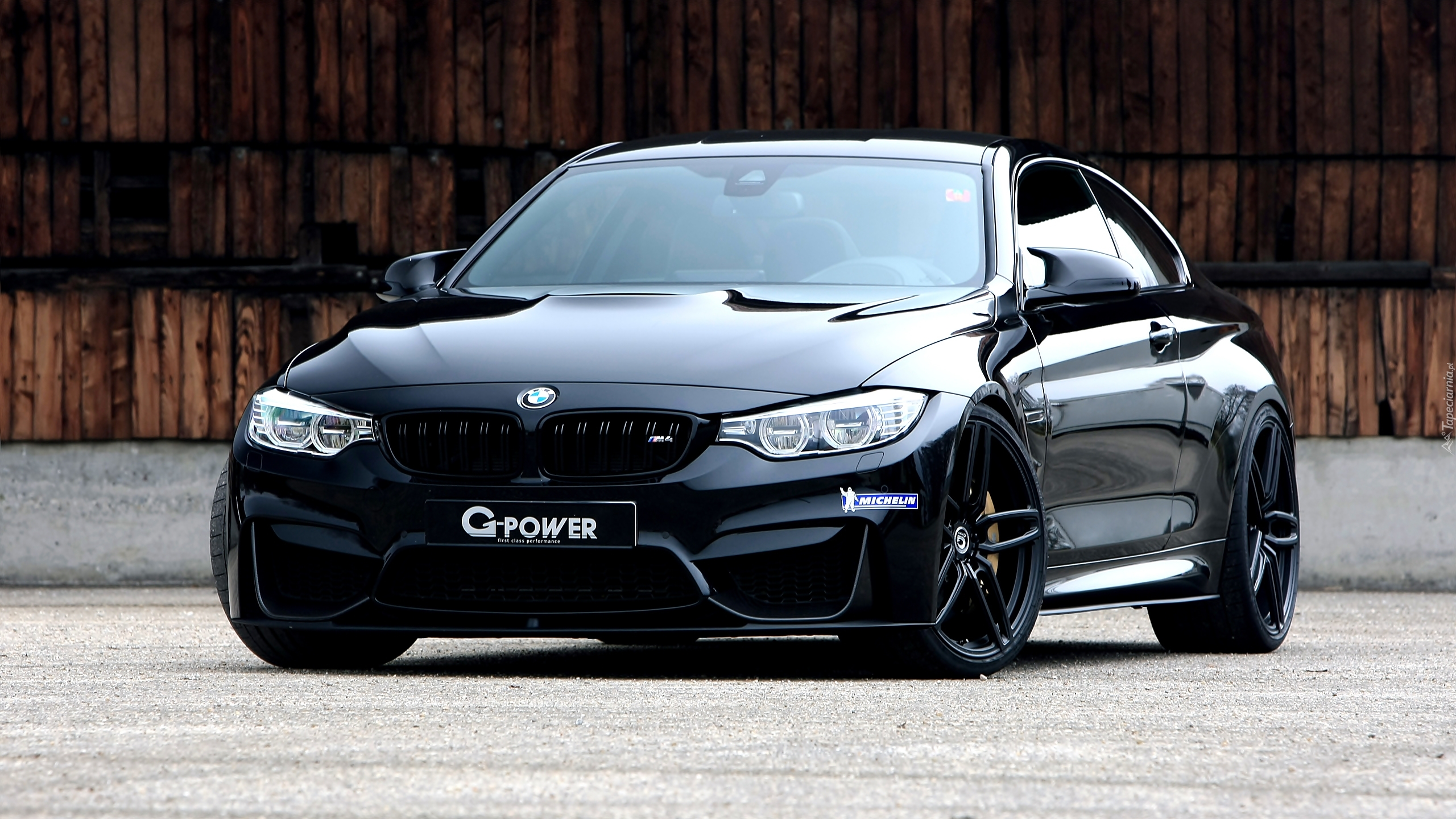 Czarne, BMW M4