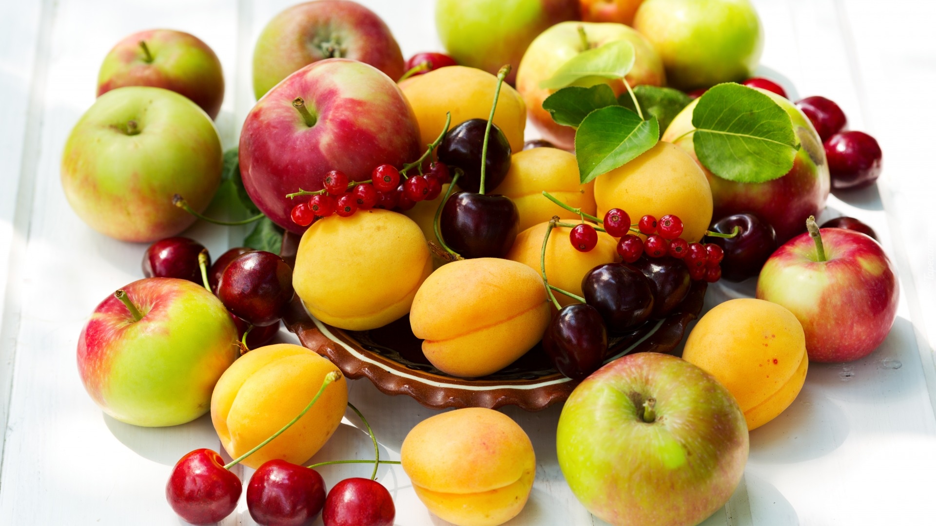 Owoce, Jabłka, Porzeczki, Czereśnie, Morele