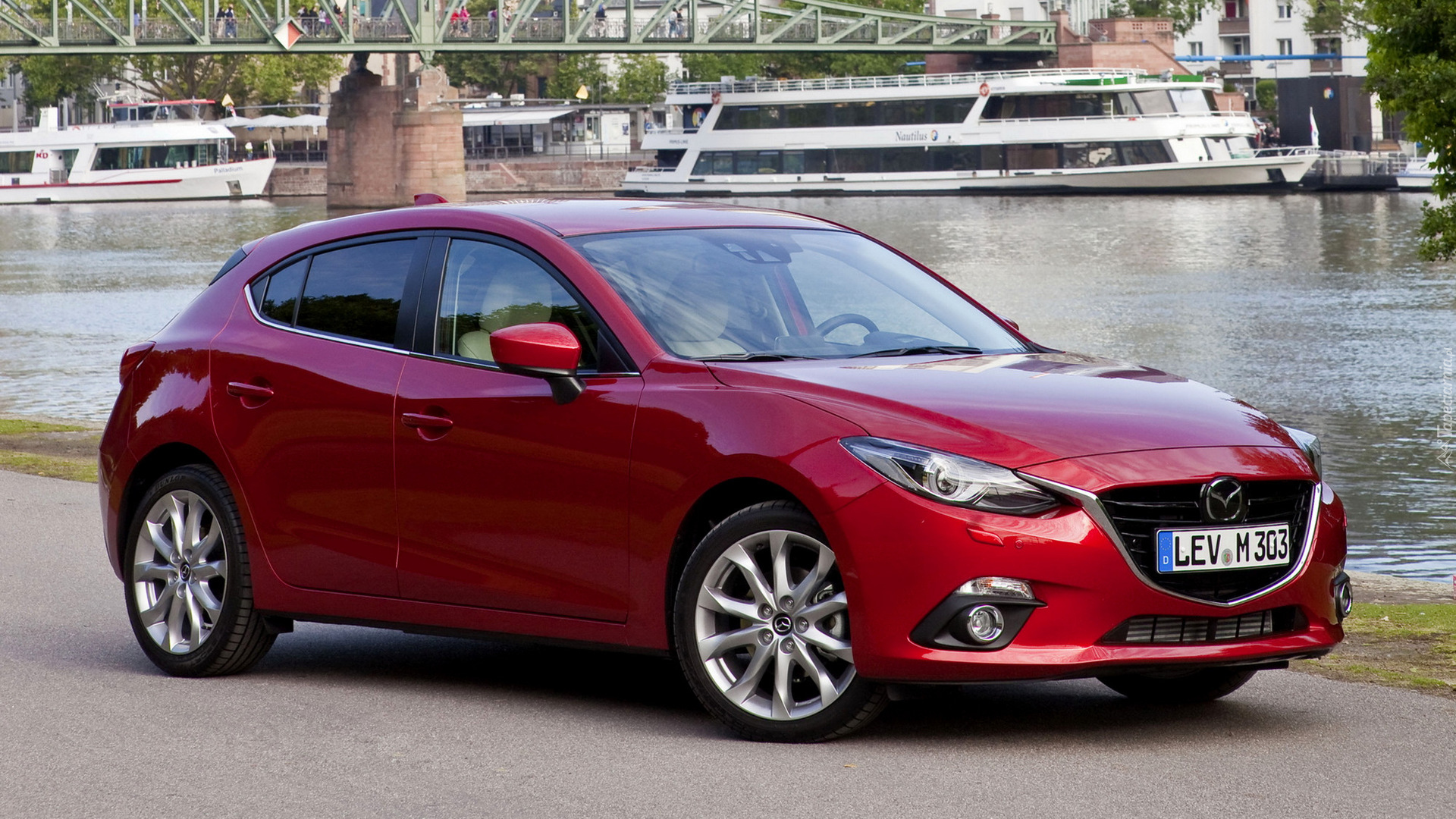 Czerwona, Mazda 3, Hatchback