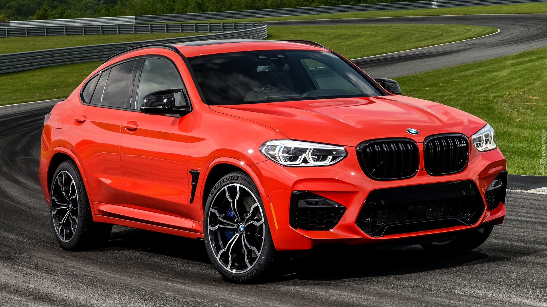 BMW X4 M Competition, Czerwone