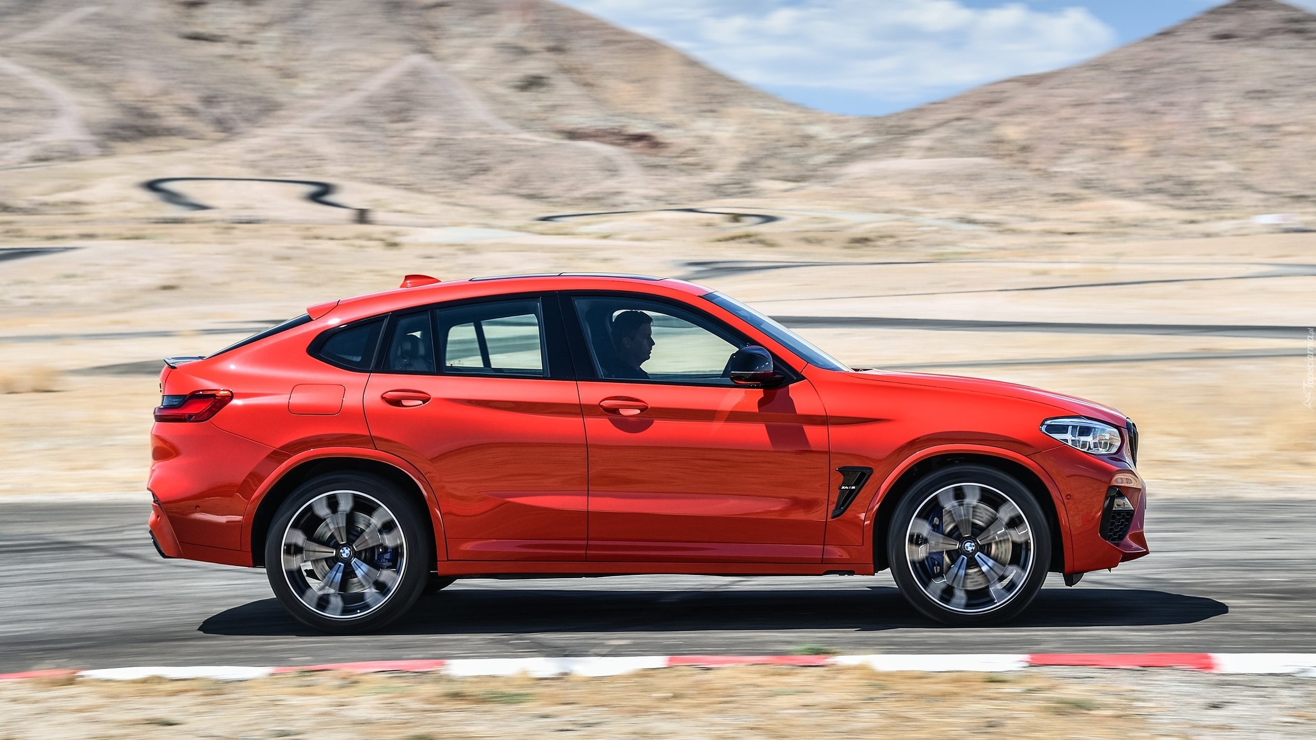 Czerwone, BMW X4 M