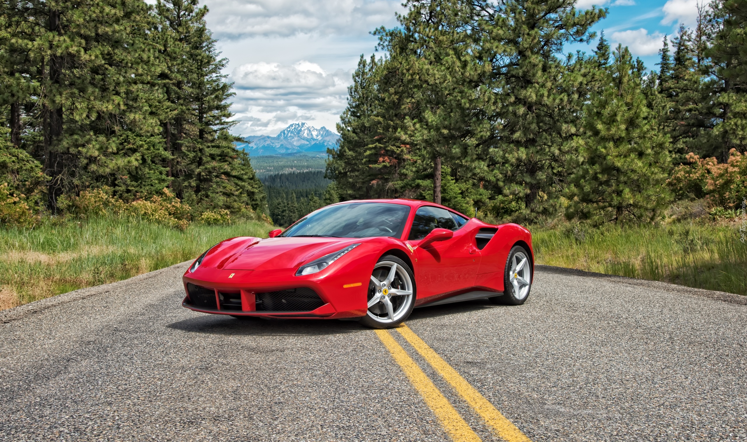 Czerwone, Ferrari 488 GTB, 2015