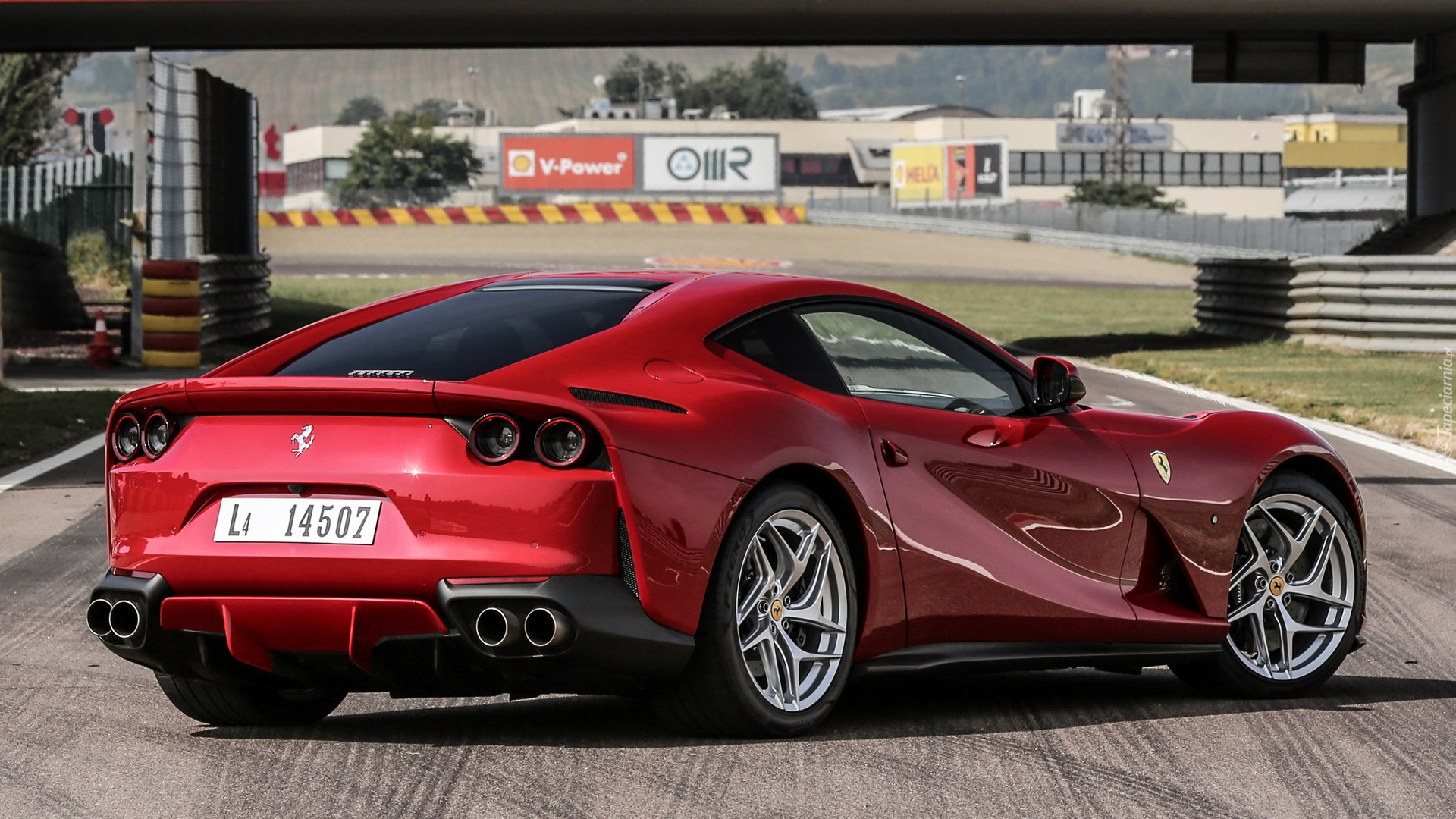 Czerwone, Ferrari 812 Superfast