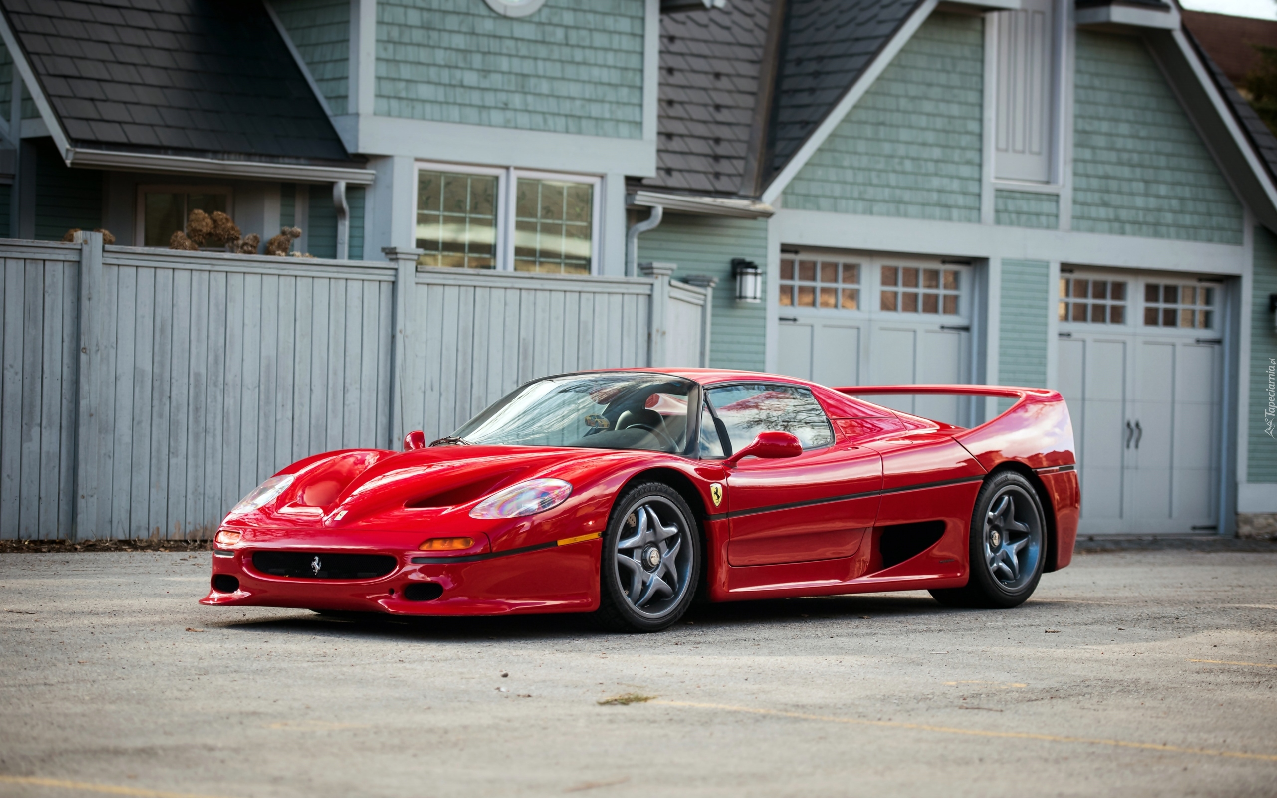 Czerwone, Ferrari F50 GT, Dom