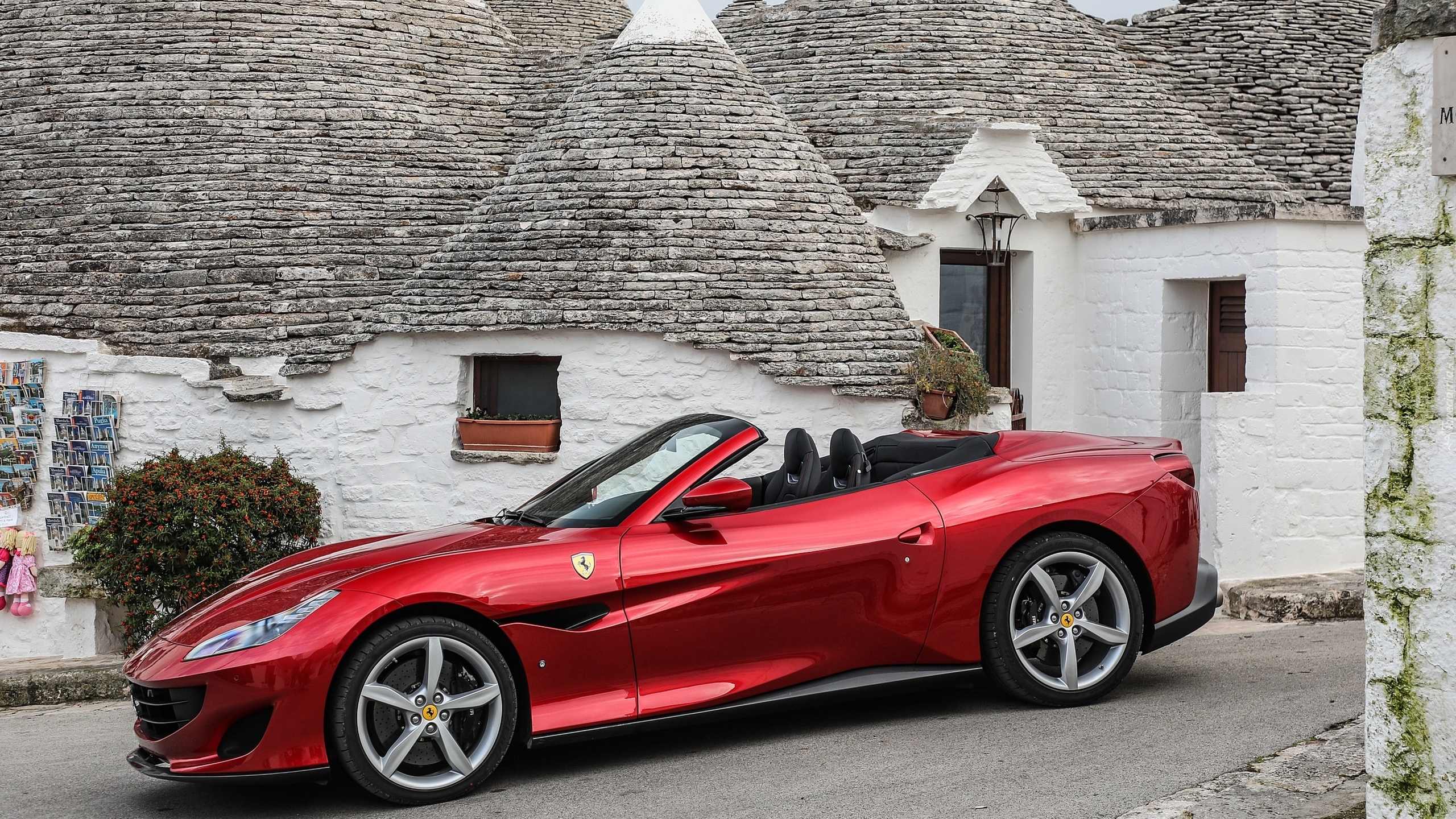 Czerwone, Ferrari Portofino, 2018, Dom