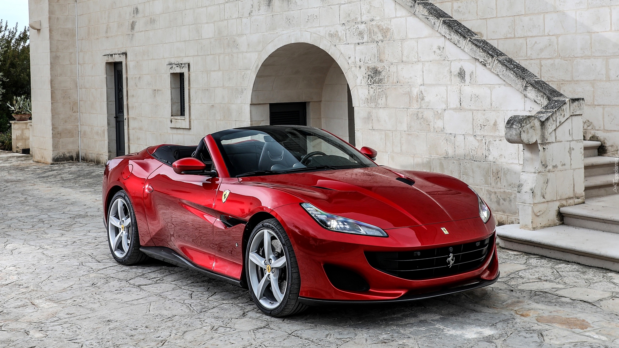 Czerwone, Ferrari Portofino, 2018, Budynek, Schody