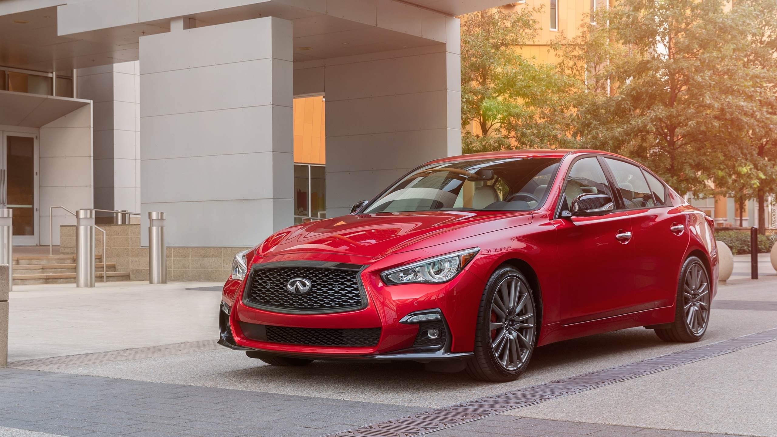 Czerwone, Infiniti Q50