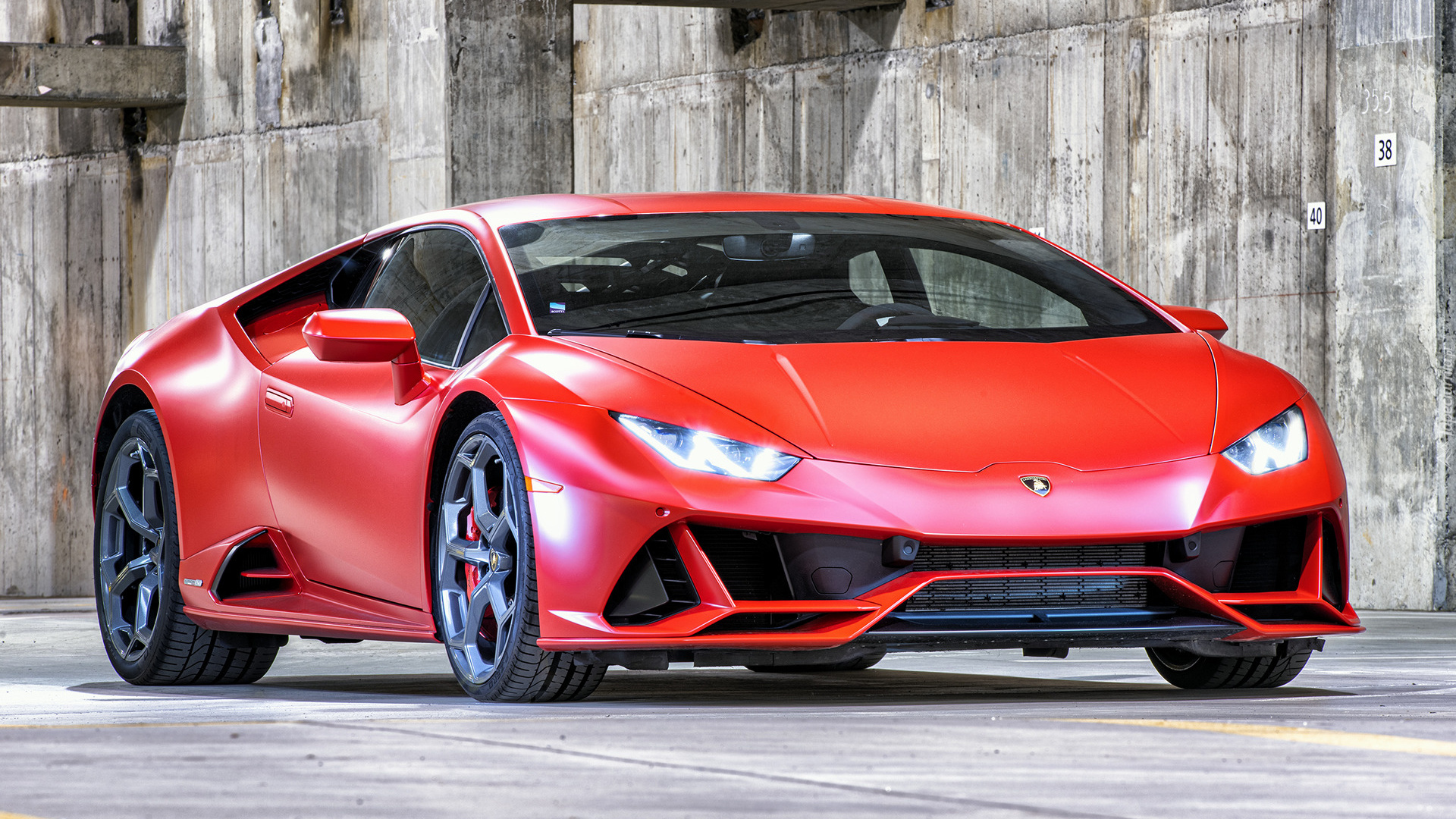 Lamborghini Huracan EVO, Przód