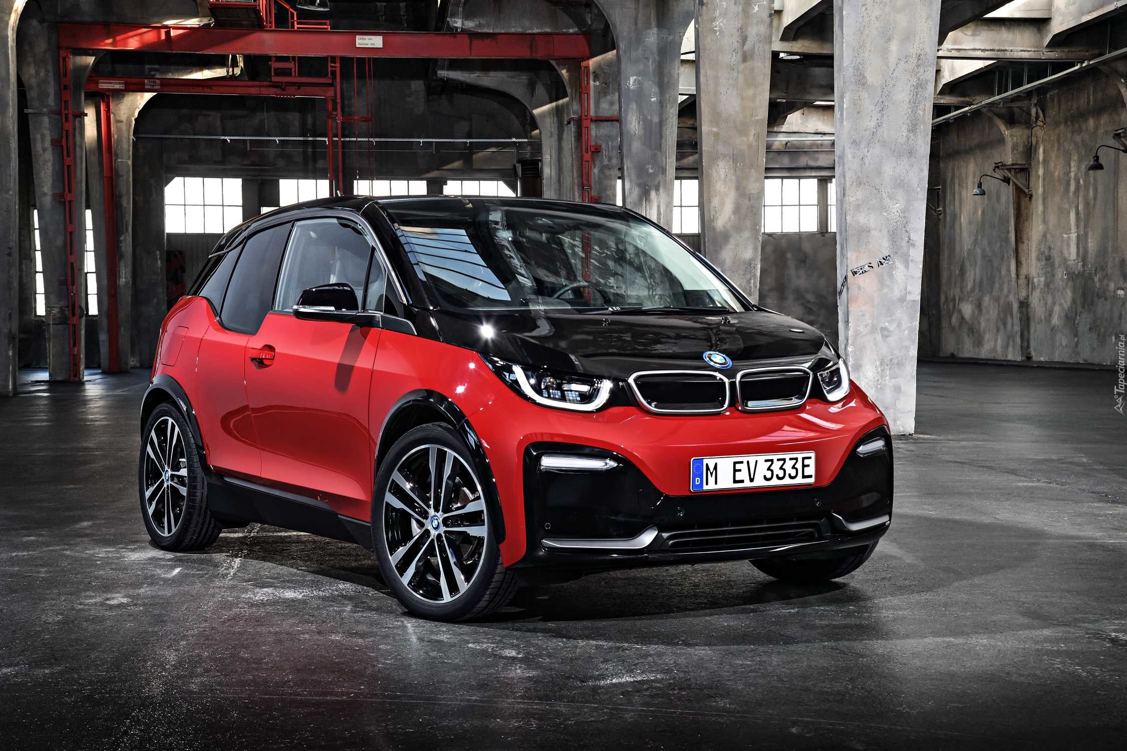 BMW i3, Czerwono-czarne