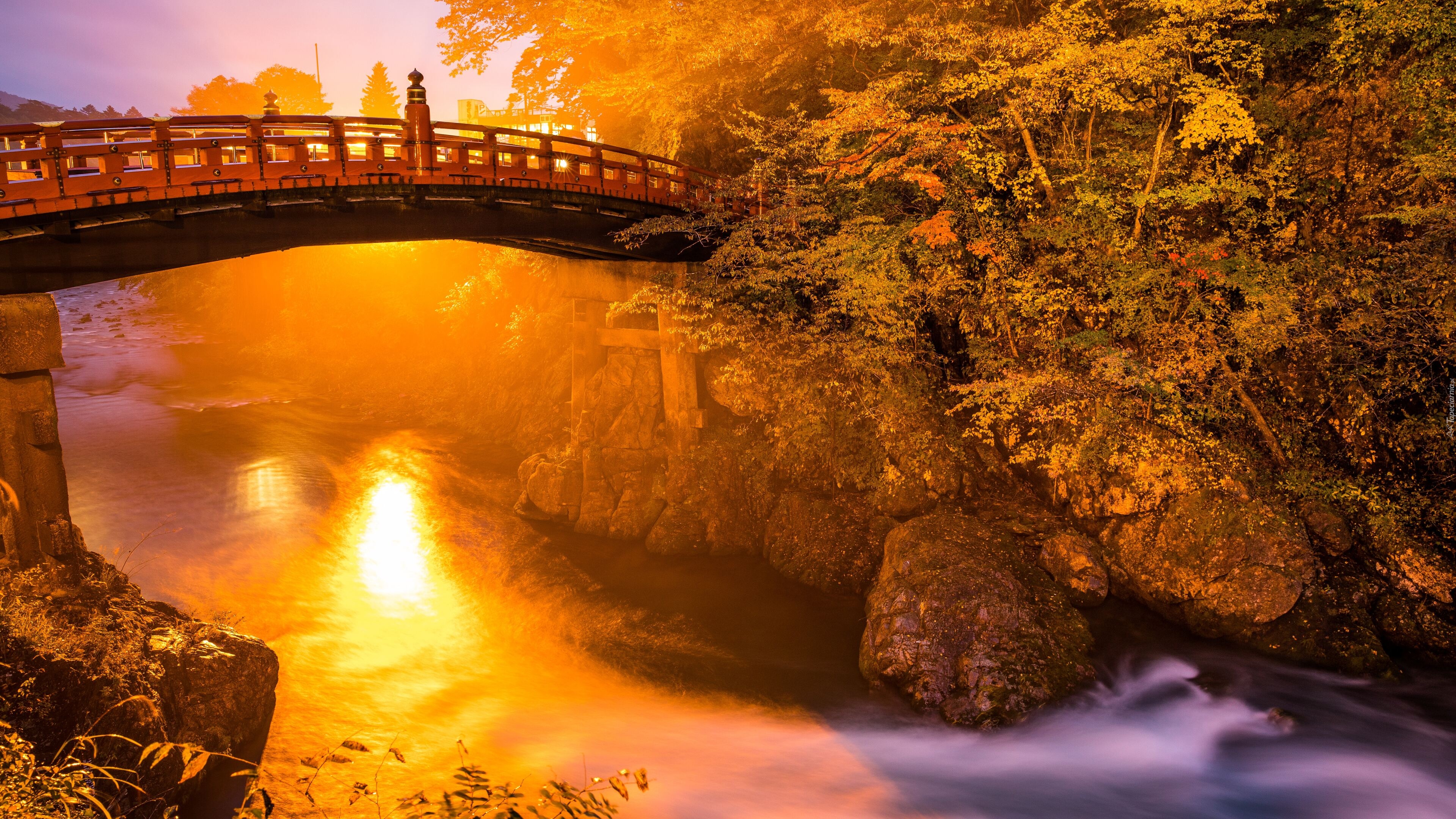 Zachód słońca, Most, Shinkyo Bridge, Rzeka, Skały, Roślinność, Nikko, Japonia