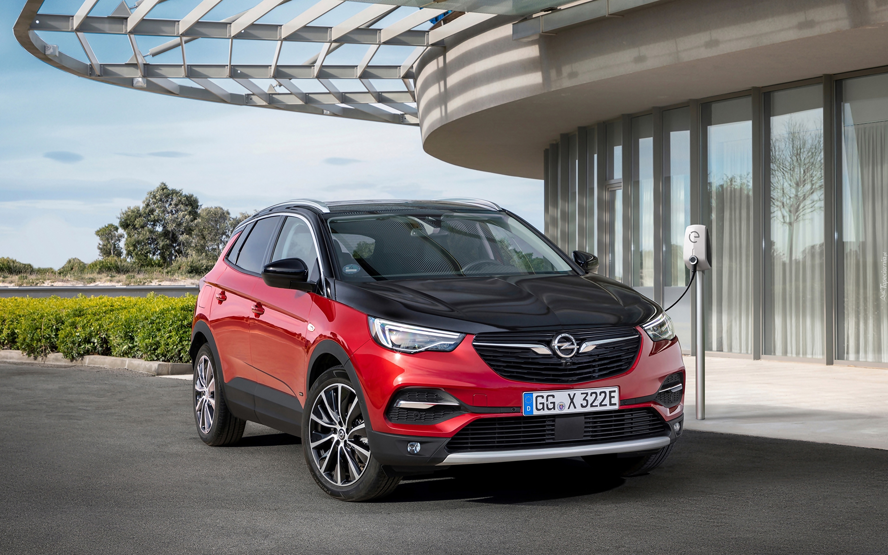 Czerwony, Opel Grandland X, 2020, Budynek