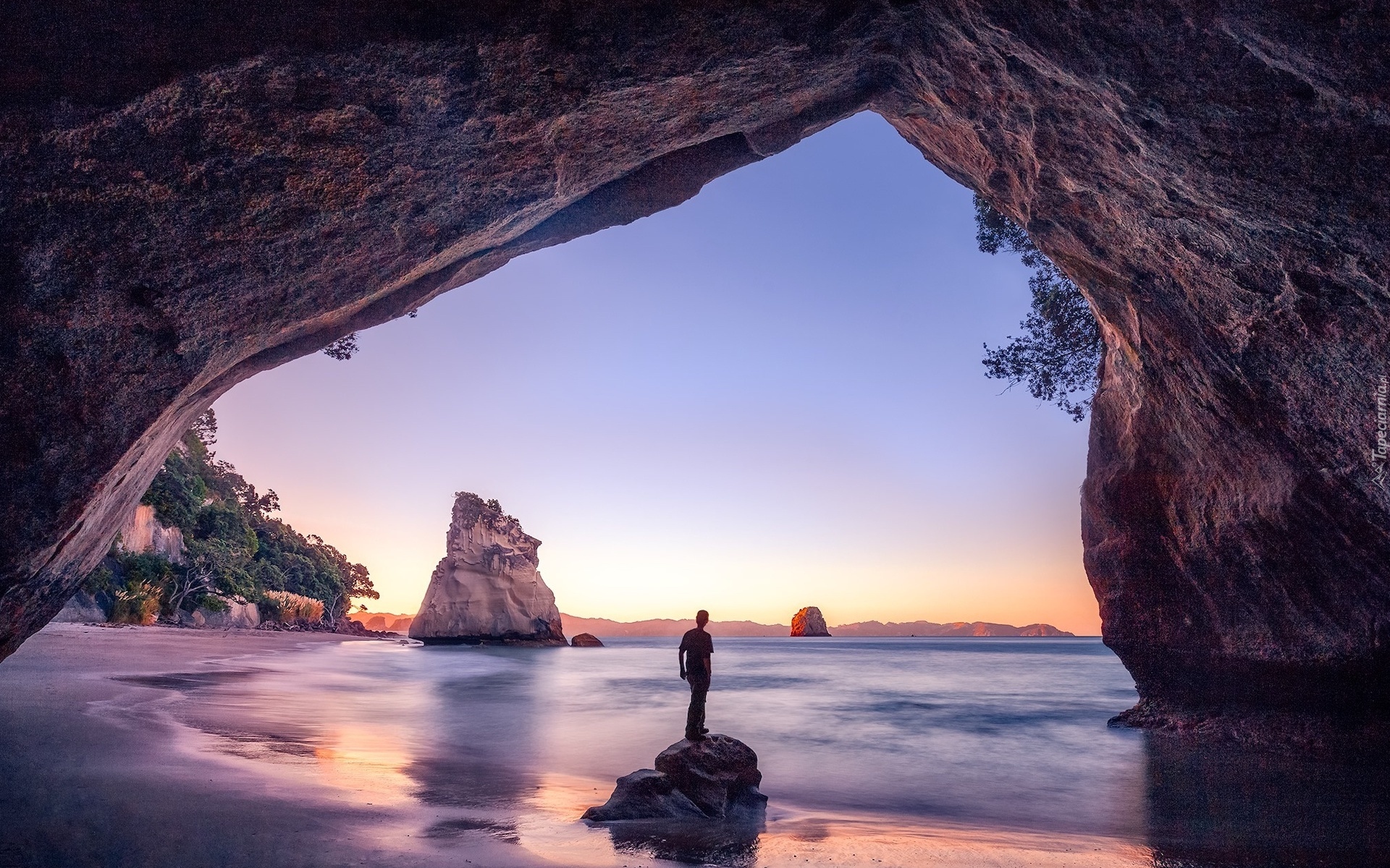 Cathedral Cove, Jaskinia, Człowiek, Morze, Skały, Półwysep Coromandel, Region Waikato, Nowa Zelandia