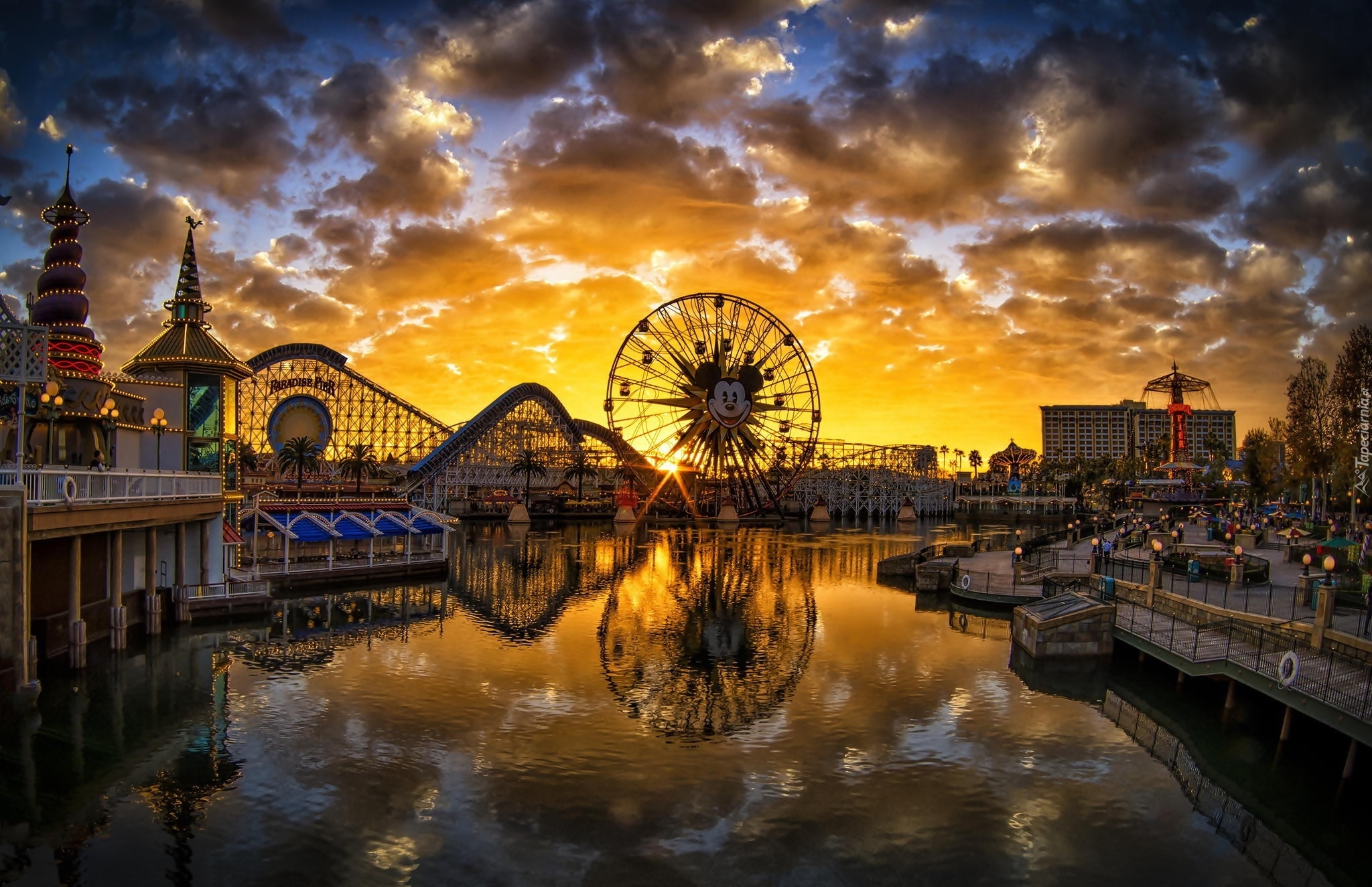Stany Zjednoczone, Kalifornia, Anaheim, Disneyland, Diabelski młyn, Rzeka, Zachód słońca