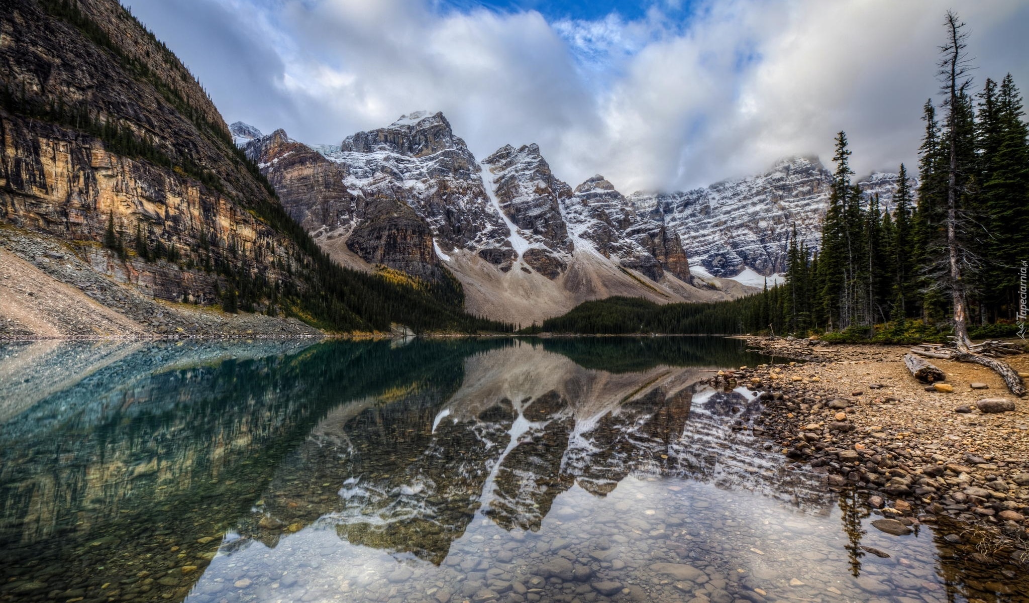 Park Narodowy Banff, Góry, Dolina Dziesięciu Szczytów, Jezioro Moraine, Drzewa, Prowincja Alberta, Kanada