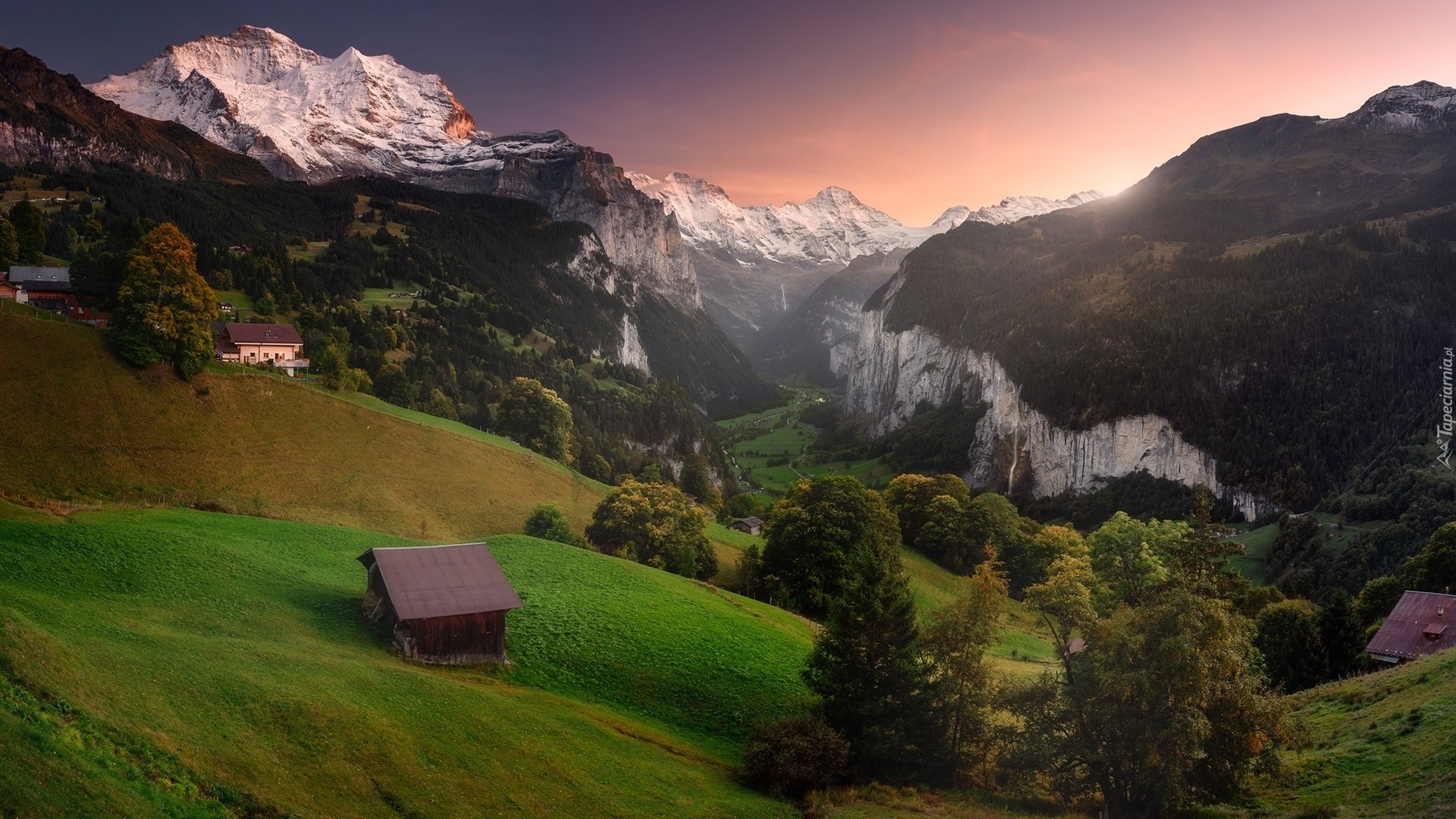 Góry, Alpy Berneńskie, Dolina Lauterbrunnental, Drzewa, Lasy, Domy, Wschód słońca, Wengen, Kanton Berno, Szwajcaria