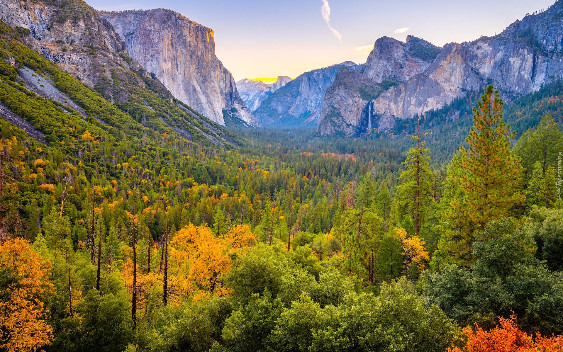 Stany Zjednoczone, Kalifornia, Park Narodowy Yosemite, Dolina, Yosemite Valley, Góry, Skały, Jesień, Drzewa