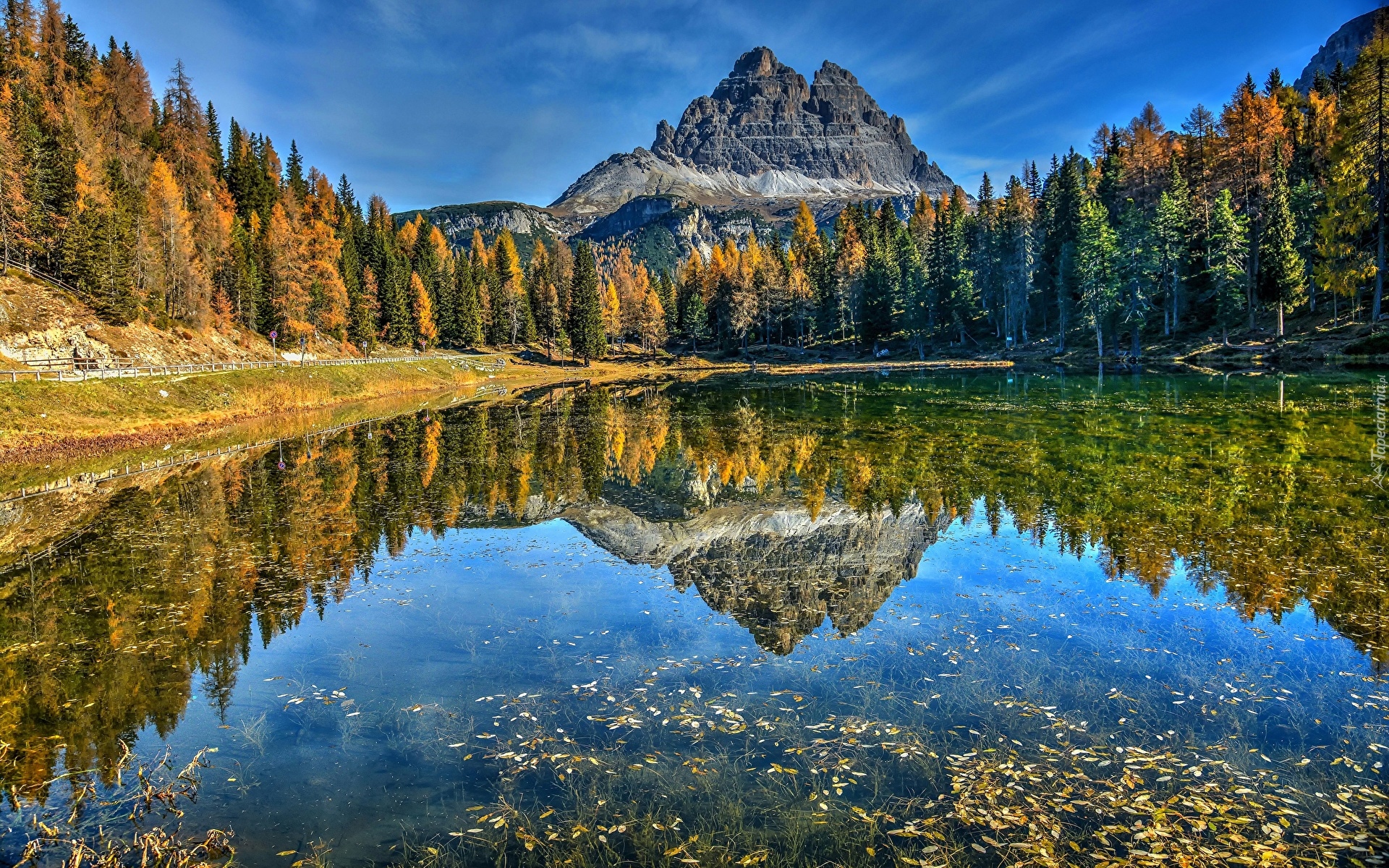 Włochy, Góry, Dolomity, Jesień, Jezioro, Antorno Lake, Drzewa, Kamienie, Odbicie