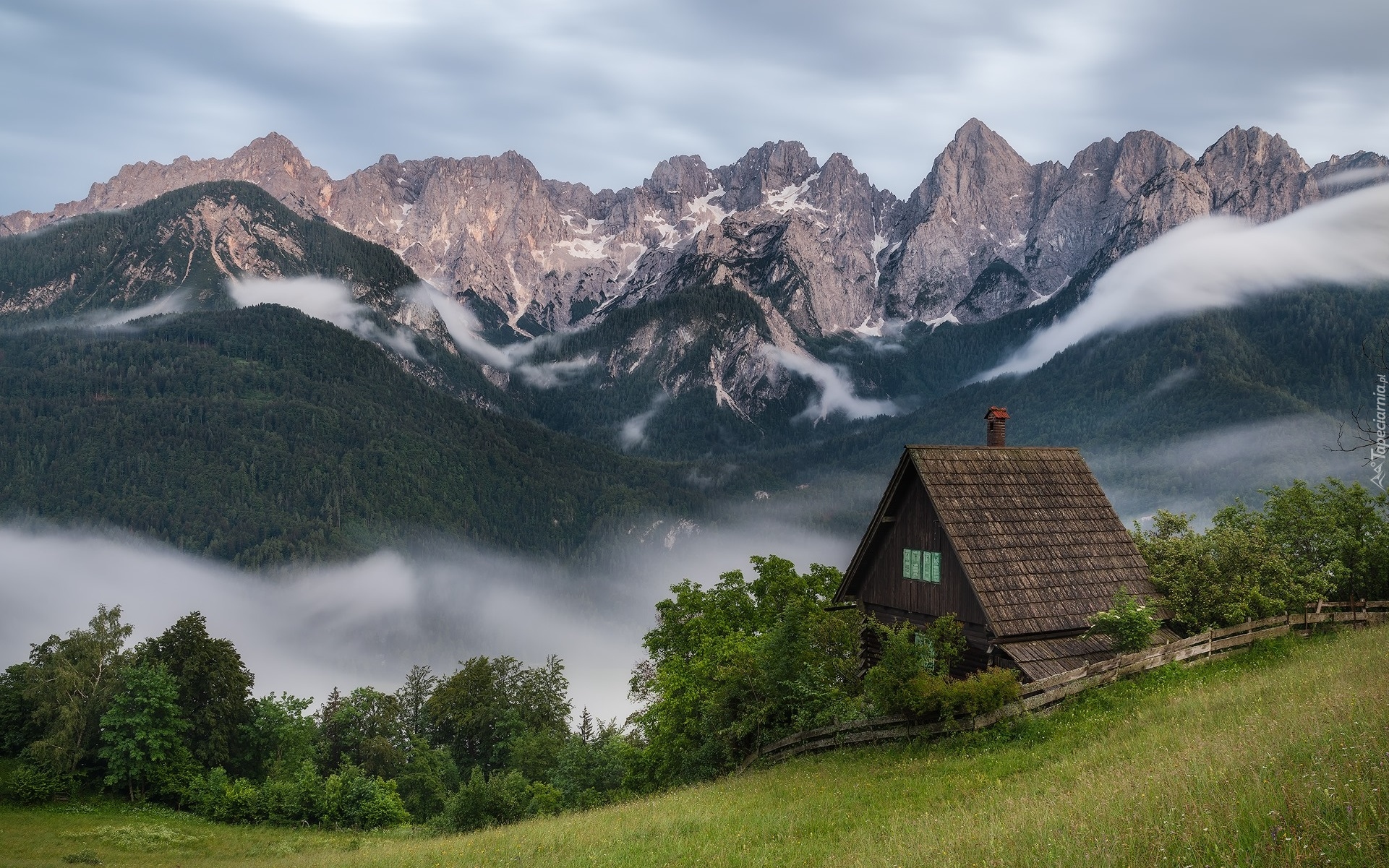 Góry, Alpy Julijskie, Las, Drzewa, Dom, Mgła, Kranjska Gora, Słowenia