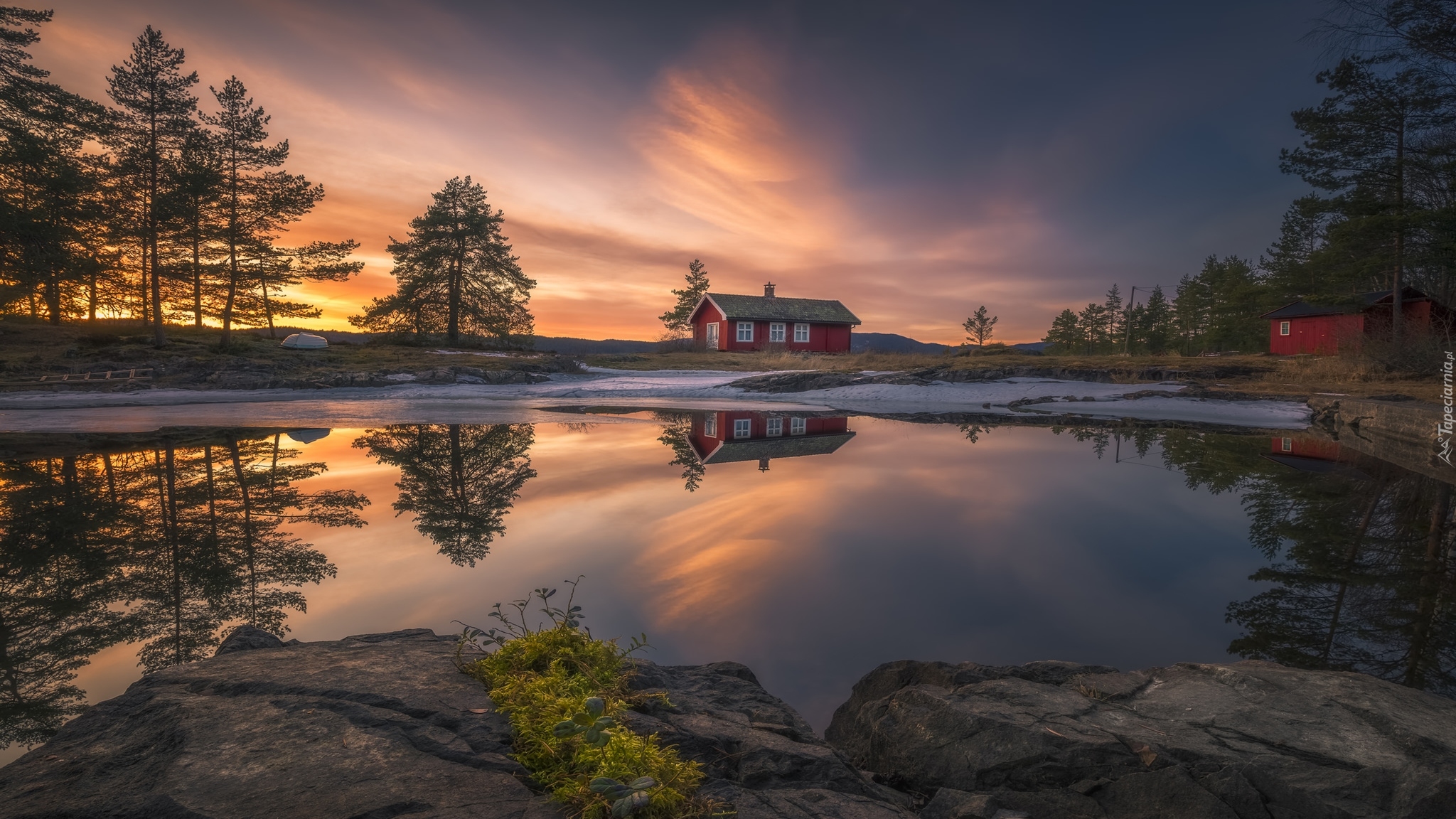 Norwegia, Ringerike, Zachód słońca, Jezioro Vaeleren, Drzewa, Dom