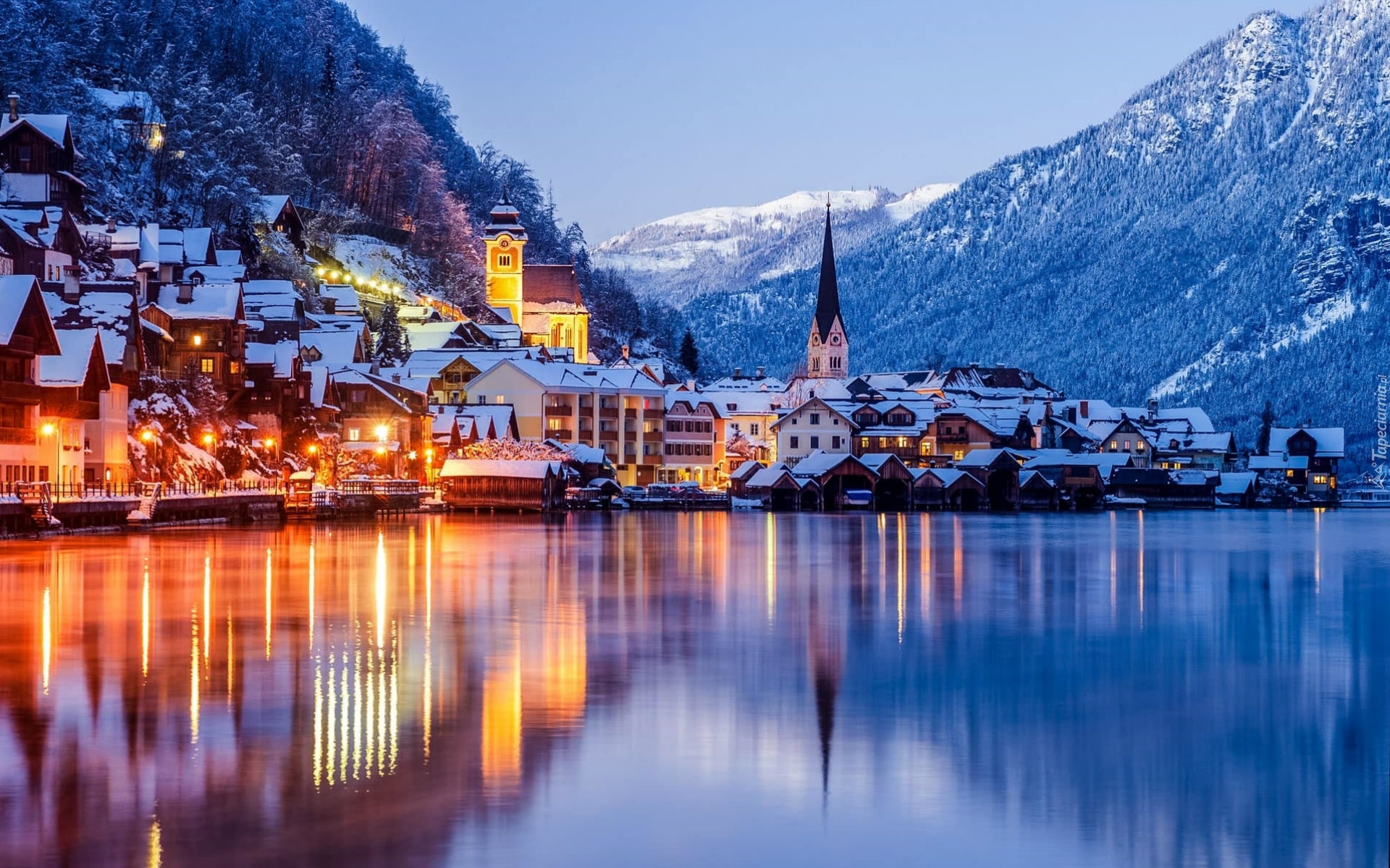 Austria, Hallstatt, Góry, Alpy Salzburskie, Jezioro, Hallstattersee, Domy, Kościół, Zmrok, Zima