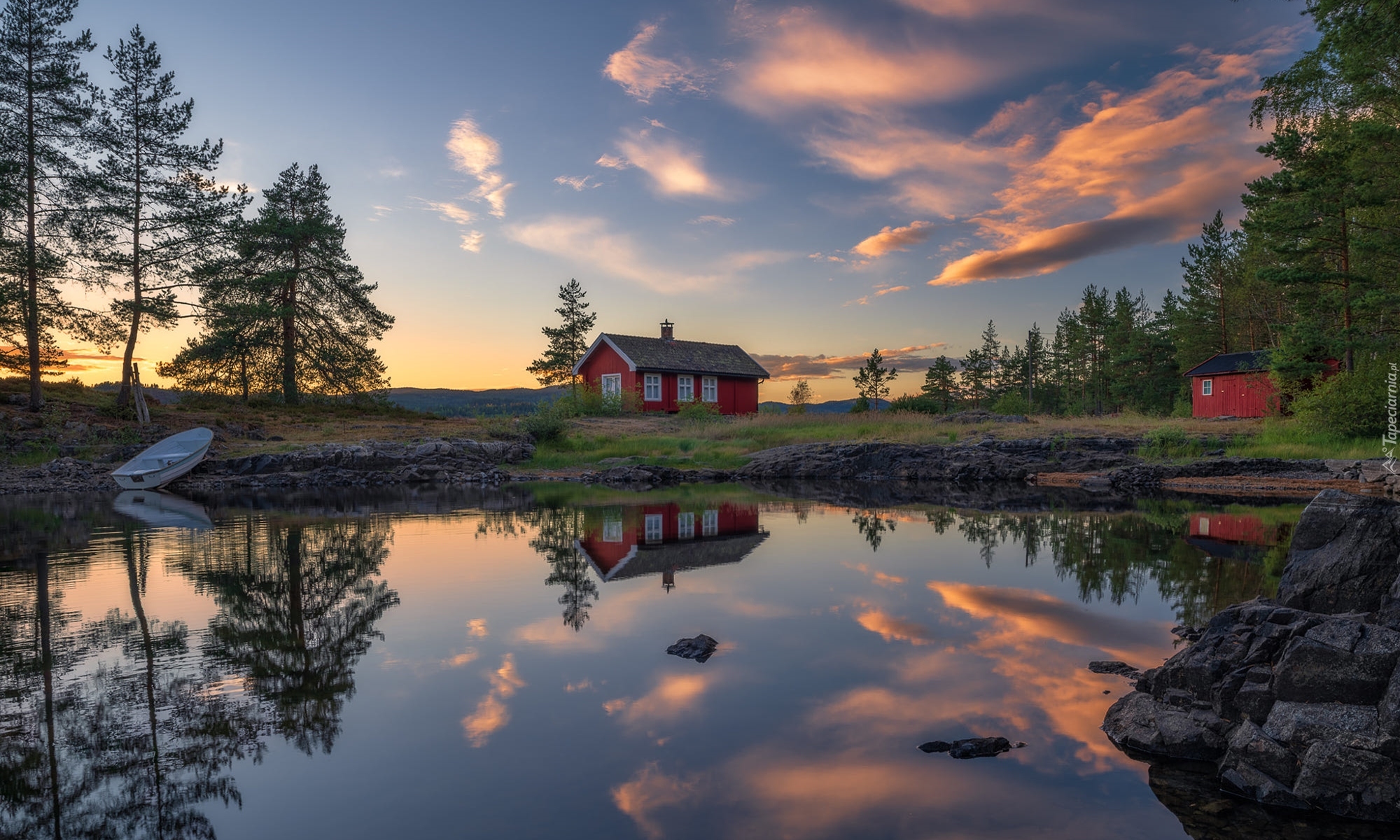 Norwegia, Ringerike, Jezioro Vaeleren, Drzewa, Łódka, Dom, Wschód słońca, Chmury
