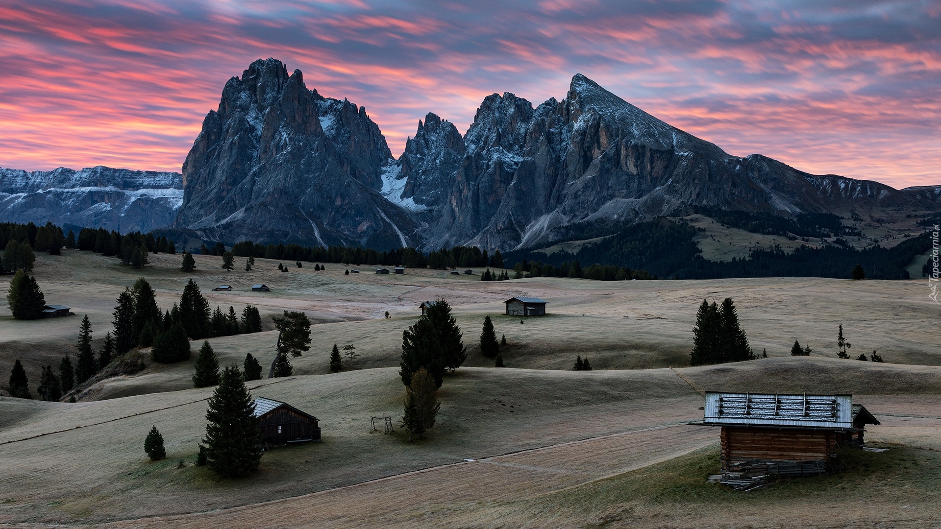 Góry, Dolomity, Dolina, Val Gardena, Domy, Drzewa, Płaskowyż Seiser Alm, Włochy