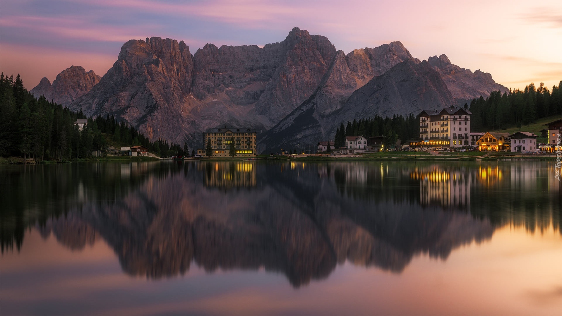 Góry, Dolomity, Jezioro, Misurina Lake, Domy, Grand Hotel Misurina, Cortina dAmpezzo, Region Cadore, Włochy