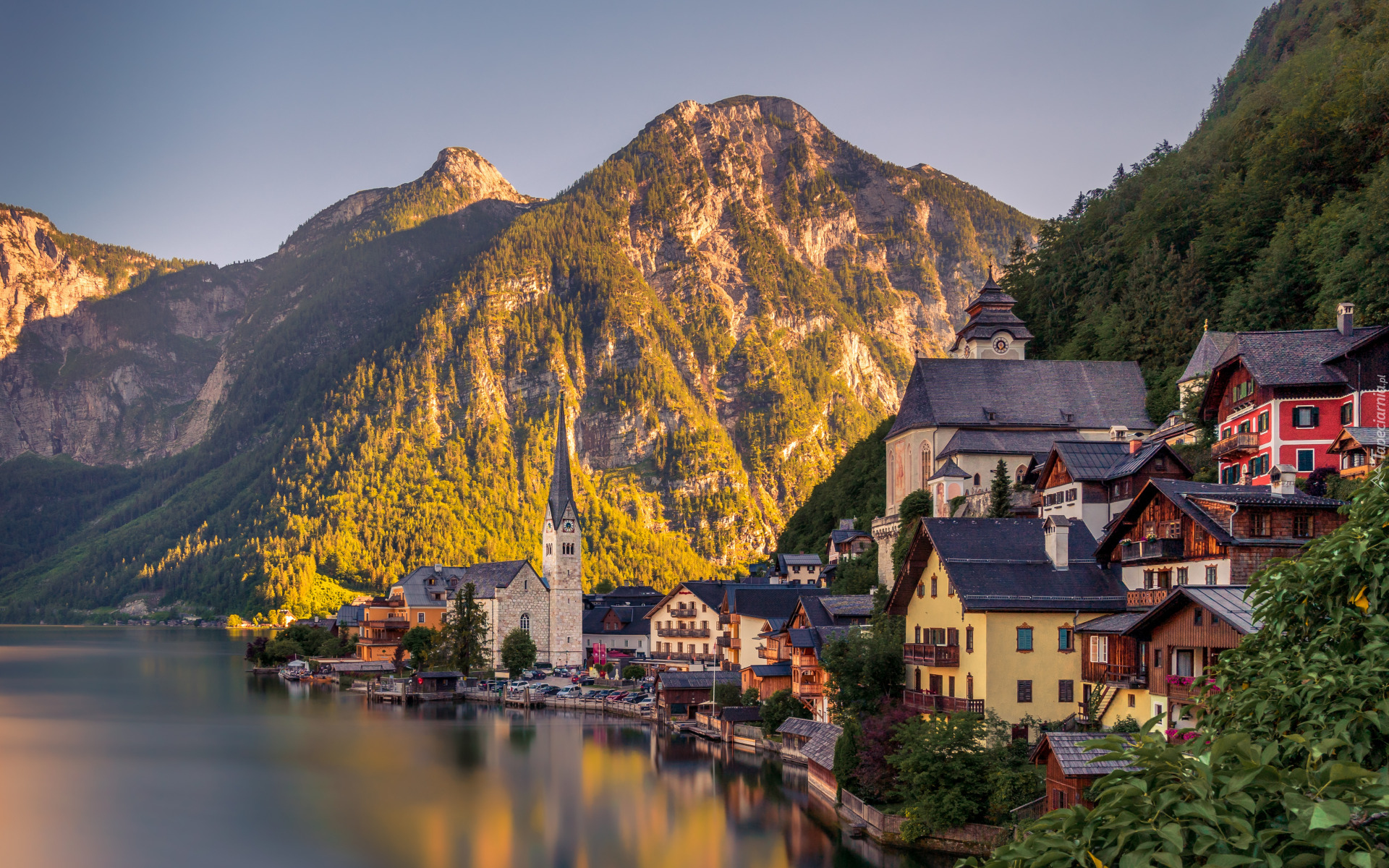 Zachód słońca, Góry, Jezioro Hallstattersee, Domy, Drzewa, Miasto, Hallstatt, Austria