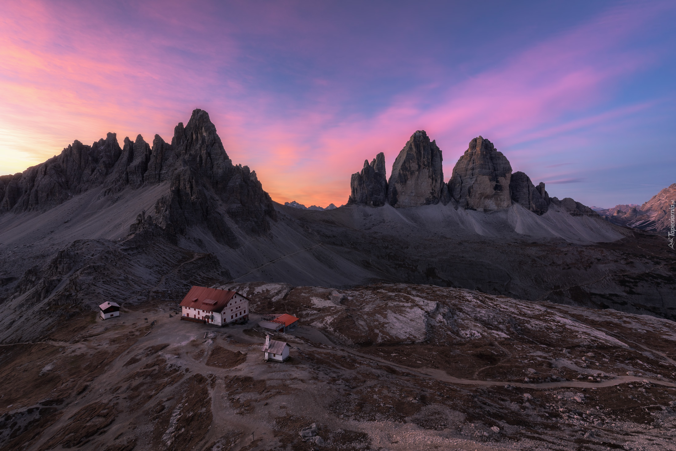 Góry Dolomity, Tre Cime di Lavaredo, Domy, Dolina, Zachód słońca, Prowincja Belluno, Włochy