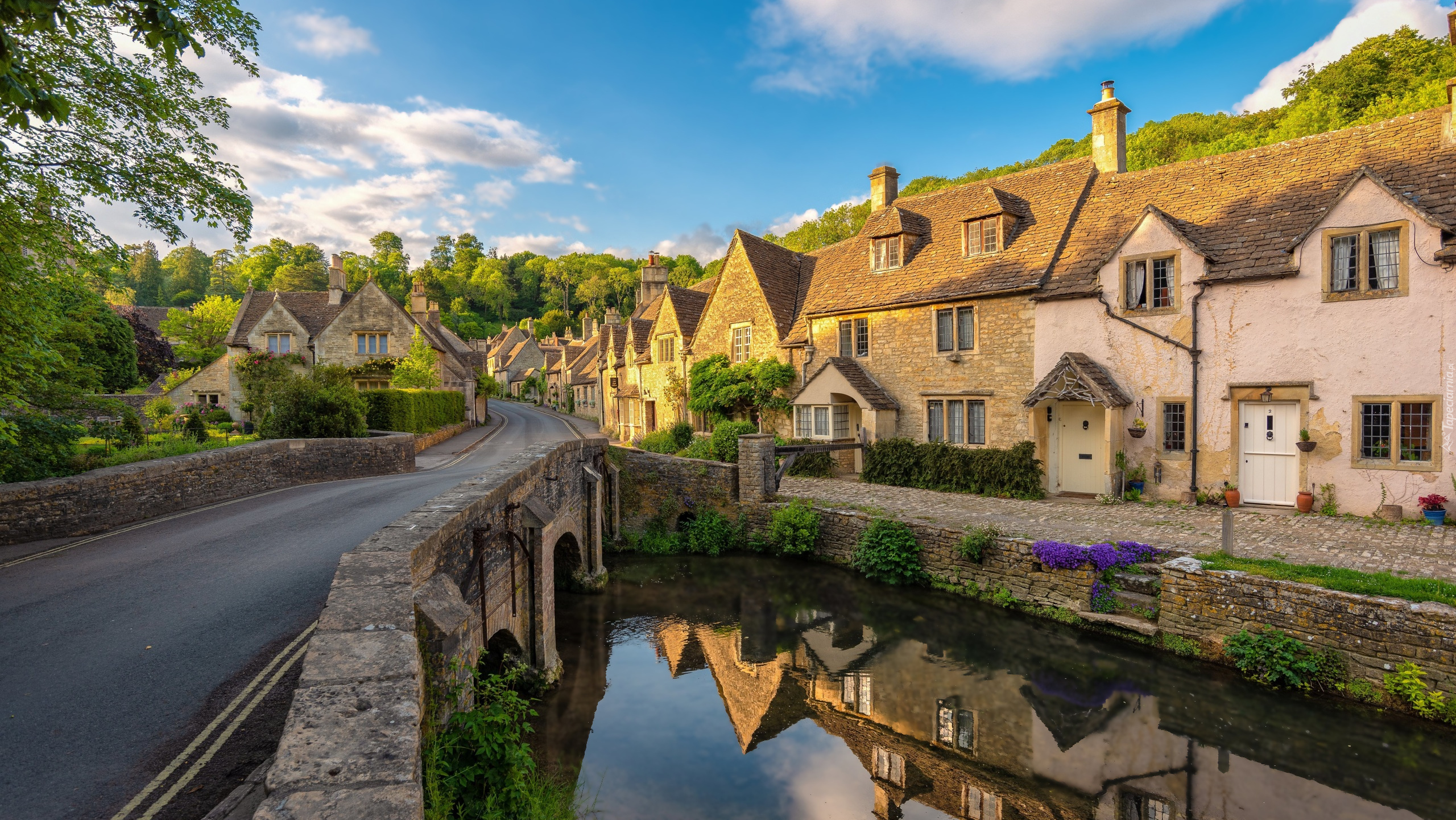 Domy, Droga, Mostek, Rzeka, Wieś, Castle Combe, Hrabstwo Wiltshire, Anglia