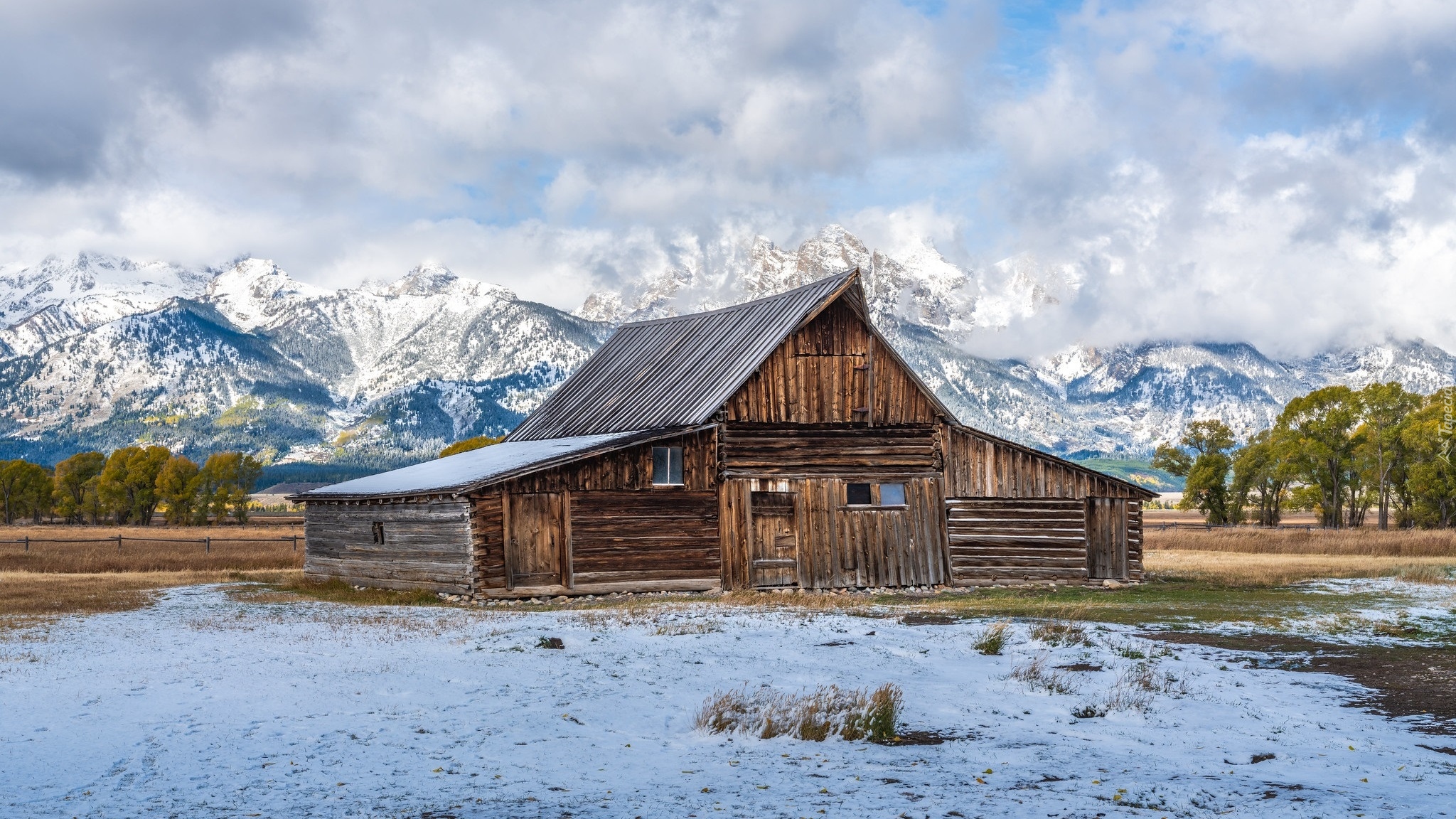 Stodoła, Drewniana, Chata, Góry, Teton Range, Drzewa, Park Narodowy Grand Teton, Wyoming, Stany Zjednoczone