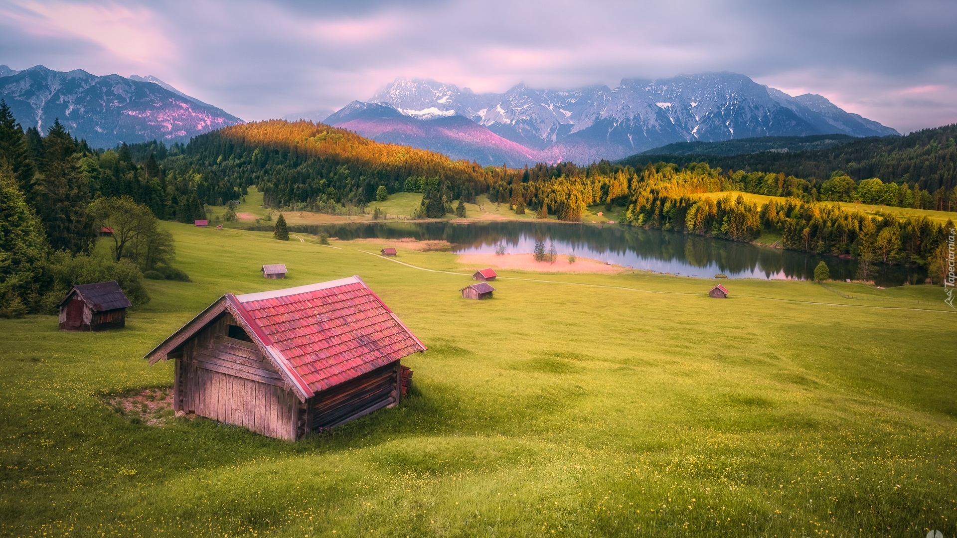 Góry Karwendel, Miejscowość Krun, Jezioro Geroldsee, Las, Drzewa, Drewniany, Domek, Bawaria, Niemcy