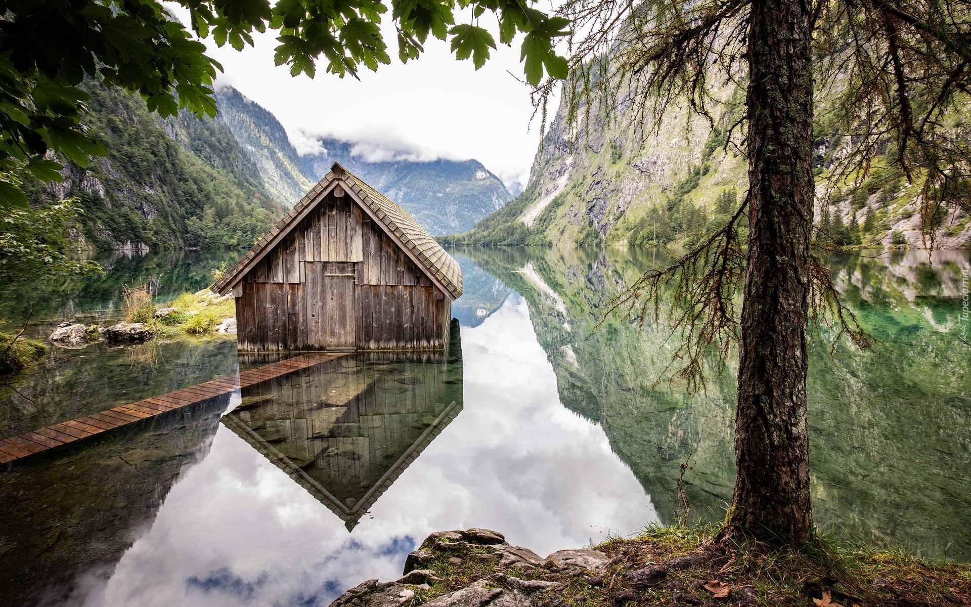 Drewniany, Domek, Pomost, Jezioro Obersee, Góry, Alpy, Park Narodowy Berchtesgaden, Bawaria, Niemcy