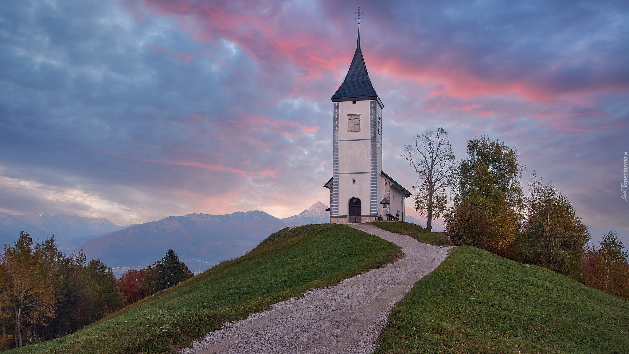 Kościół św Primoza i Felicjana, Wzgórze, Droga, Wieś Jamnik, Słowenia