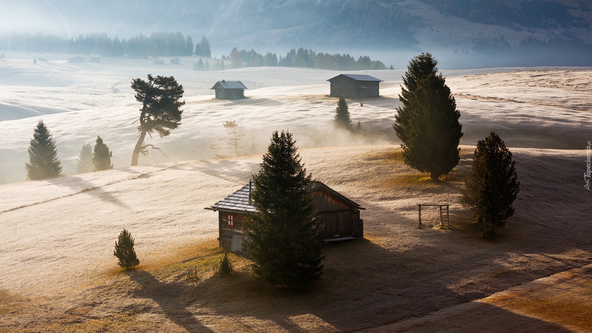 Włochy, Płaskowyż Seiser Alm, Dolina Val Gardena, Góry, Dolomity, Drewniane, Domki, Drzewa, Mgła