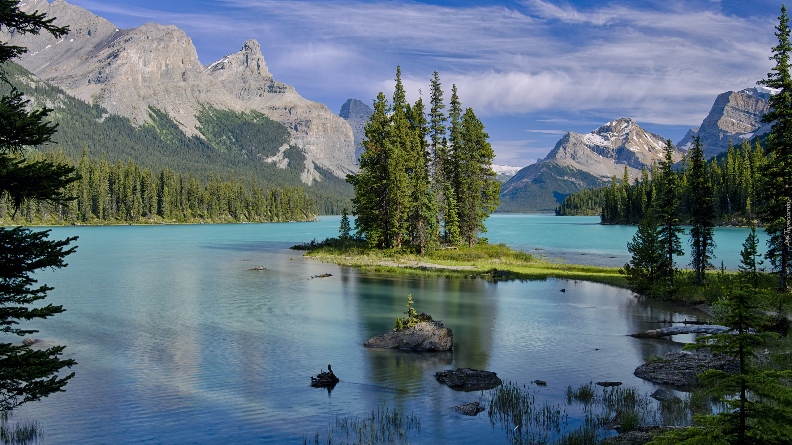 Park Narodowy Jasper, Góry, Jezioro Maligne, Drzewa, Chmury, Prowincja Alberta, Kanada