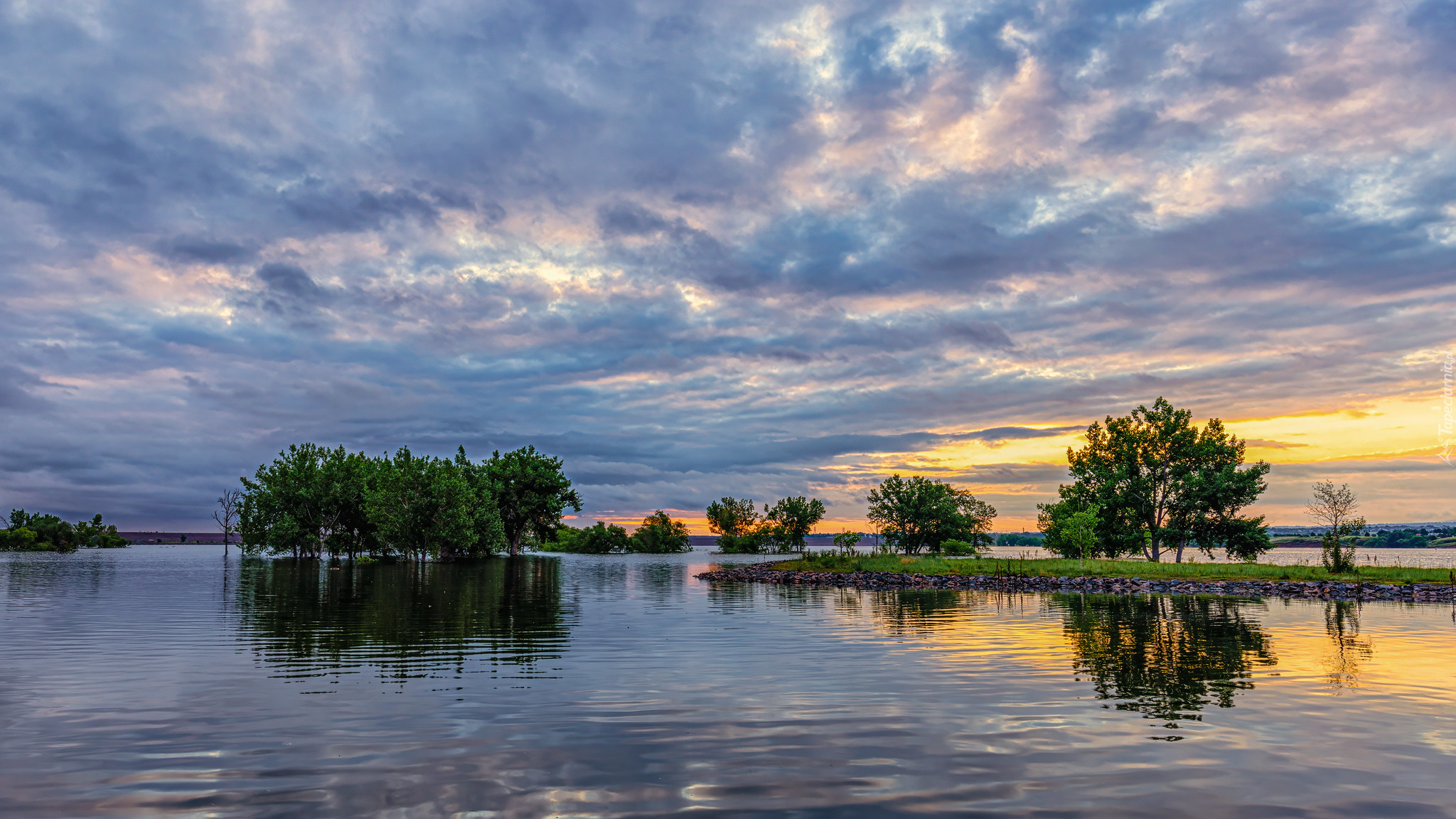 Stany Zjednoczone, Kolorado, Park stanowy, Chatfield State Park, Jezioro, Chatfield Lake, Drzewa, Chmury, Niebo