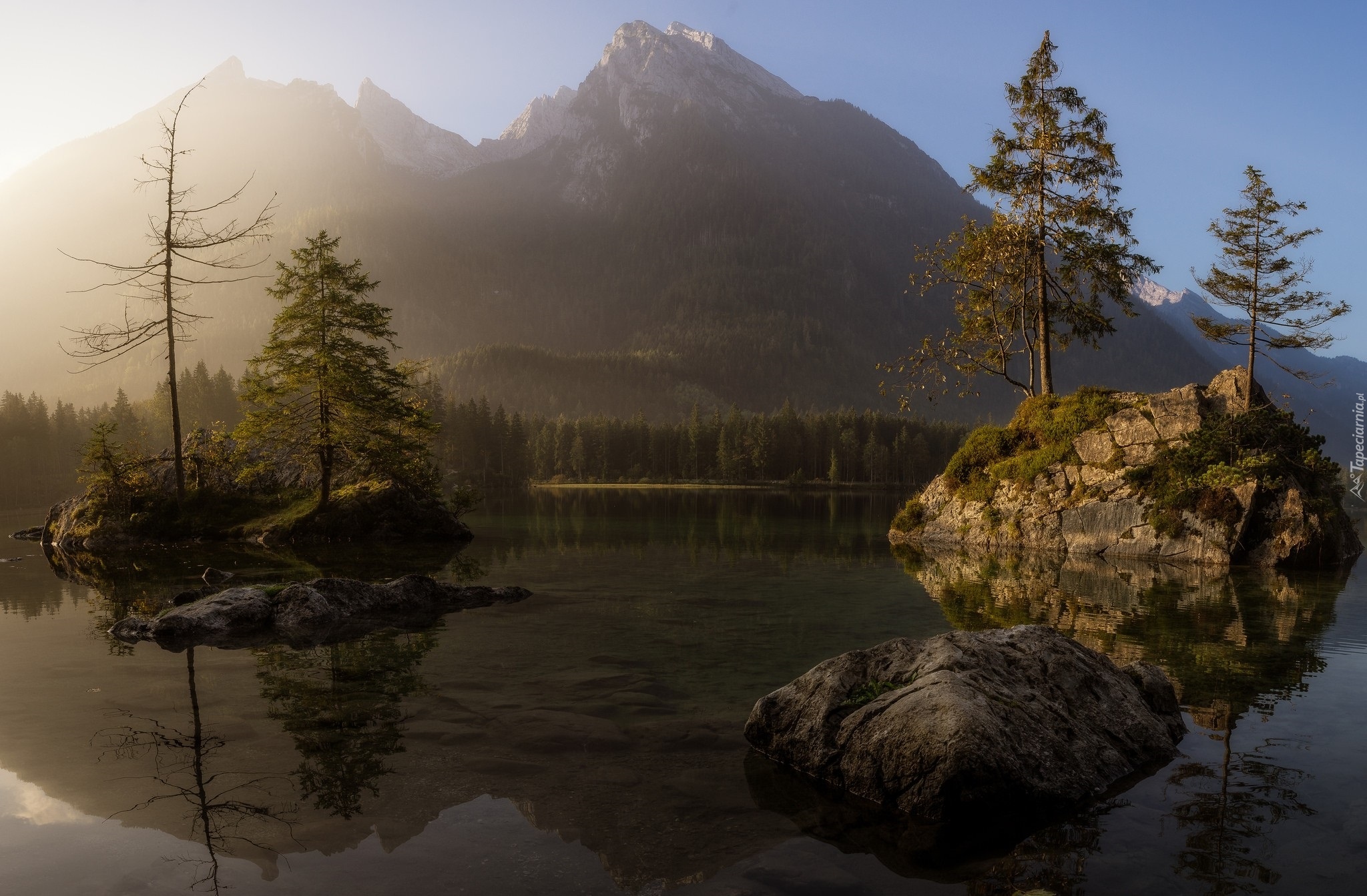 Góry Alpy, Skały, Jezioro Hintersee, Drzewa, Mgła, Bawaria, Niemcy