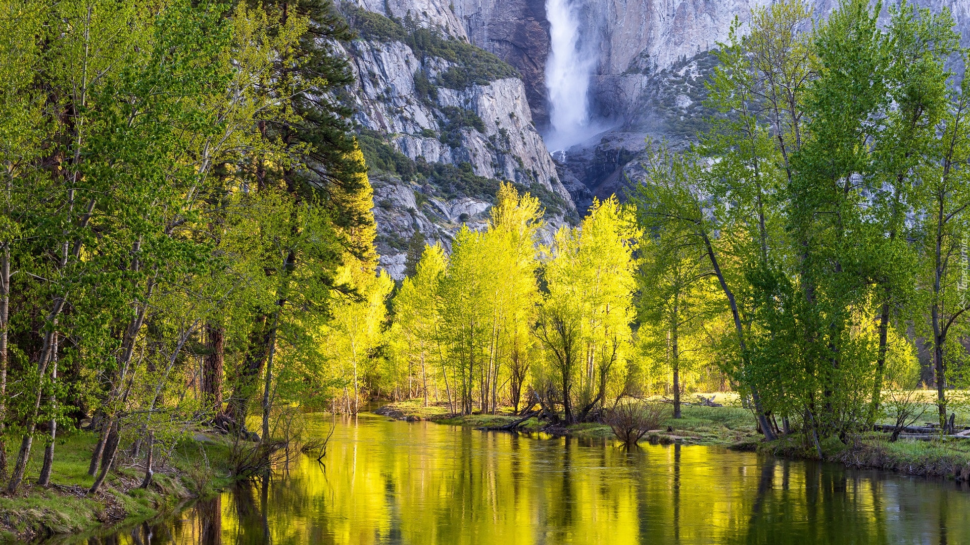 Góry, Wodospad, Yosemite Falls, Rzeka, Merced River, Drzewa, Park Narodowy Yosemite, Yosemite Valley, Kalifornia, Stany Zjednoczone
