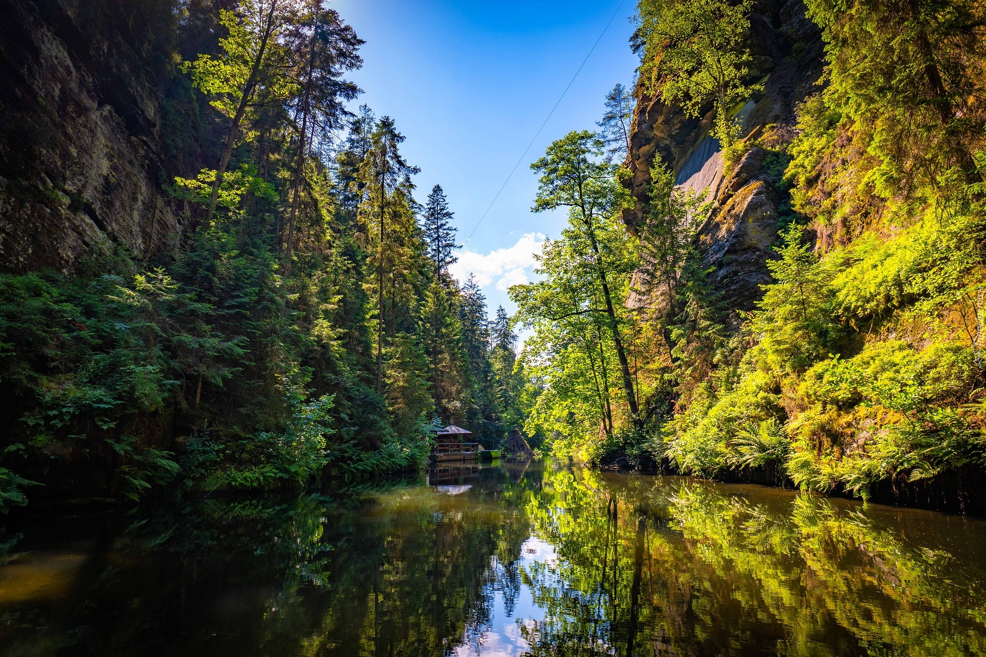 Rzeka, Wąwóz, Skały, Drzewa, Dom