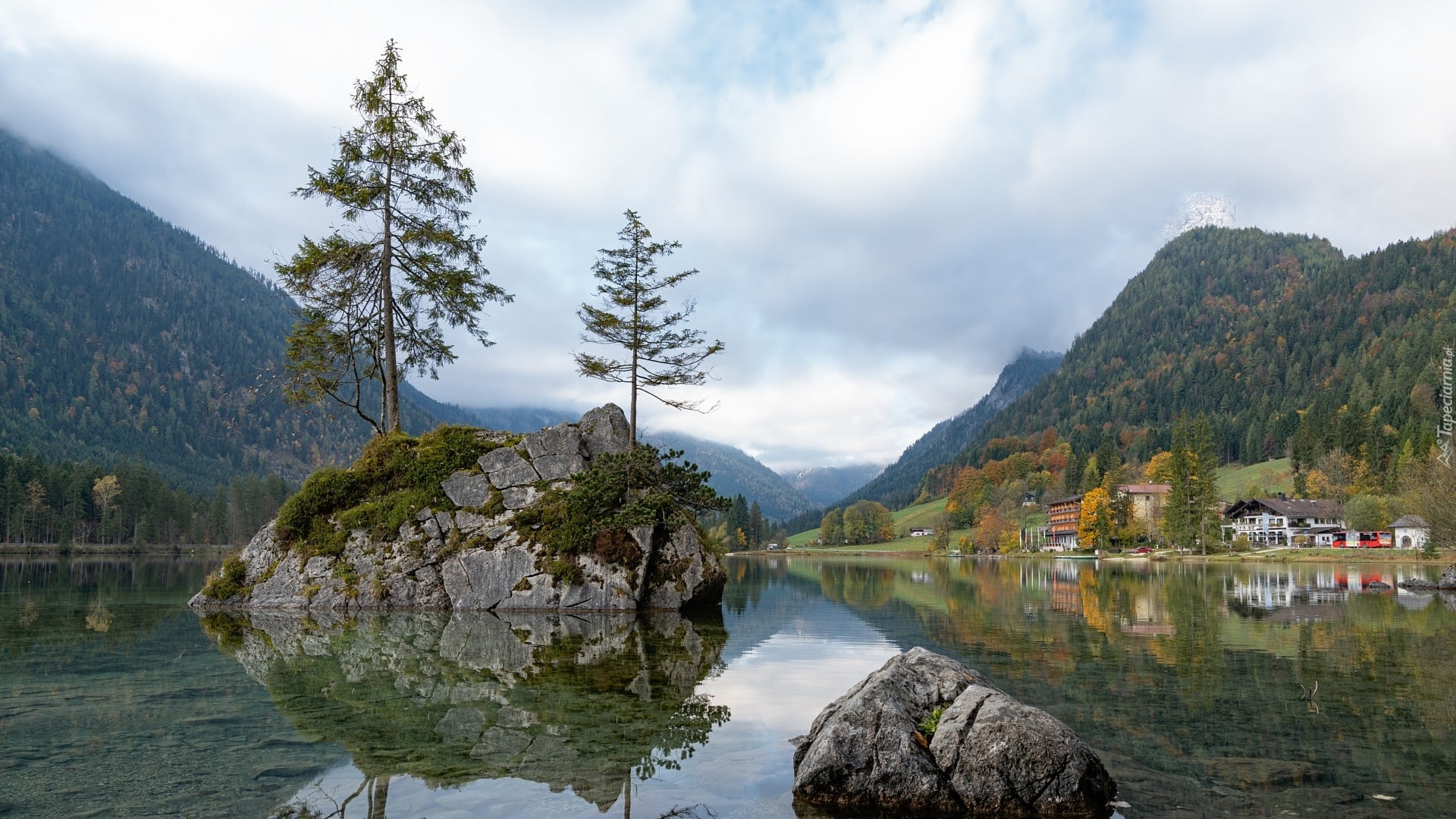 Zalesione, Góry, Jezioro Hintersee, Skały, Drzewa, Domy, Bawaria, Niemcy