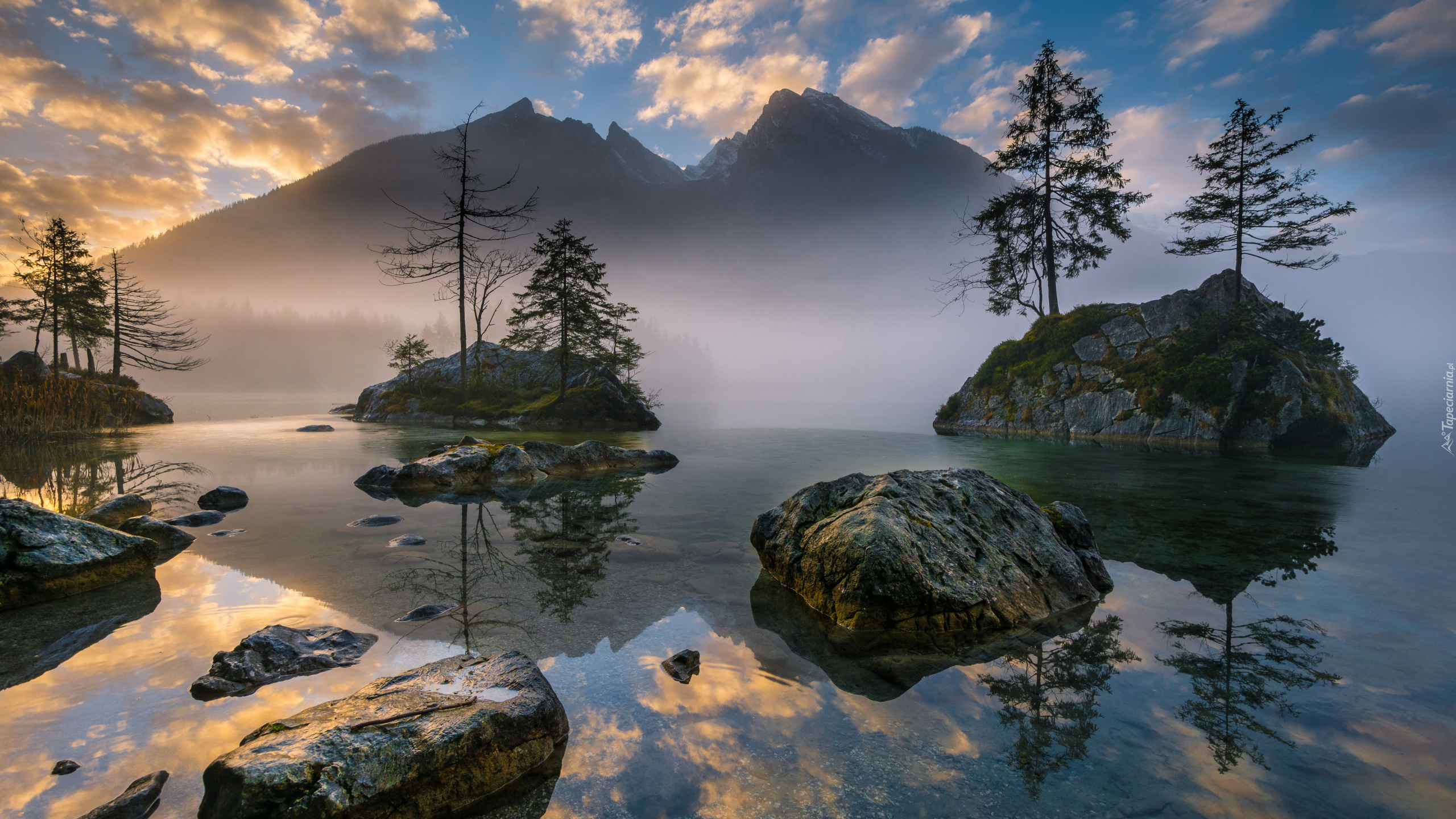 Jezioro Hintersee, Skały, Wysepki, Drzewa, Góry Alpy, Kamienie, Mgła, Bawaria, Niemcy