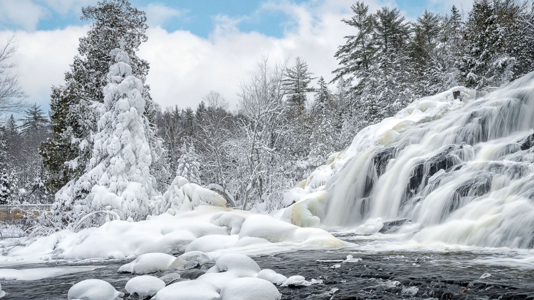 Zima, Śnieg, Drzewa, Rzeka, Ontonagon River, Wodospad, Bond Falls, Michigan, Stany Zjednoczone