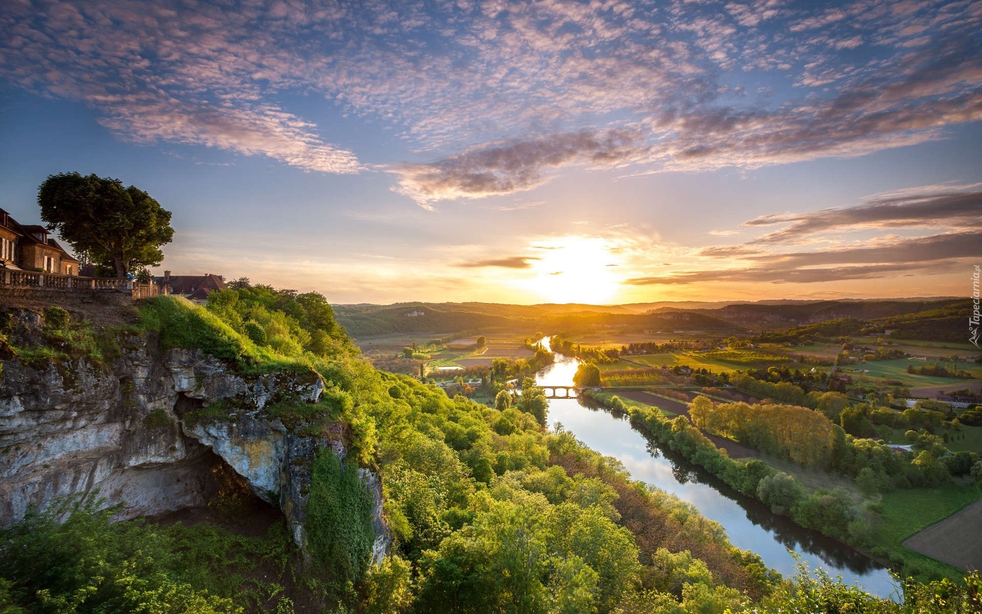 Francja, Rzeka Dordogne, Drzewa, Zachód słońca, Chmury