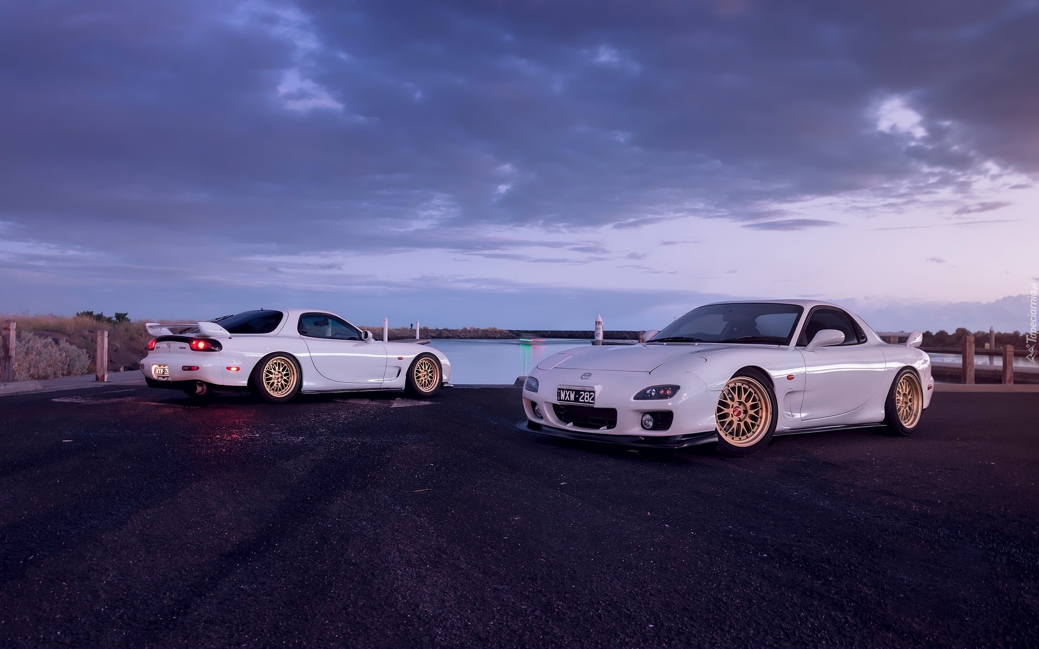 Dwa, Samochody, Mazda RX-7 FD