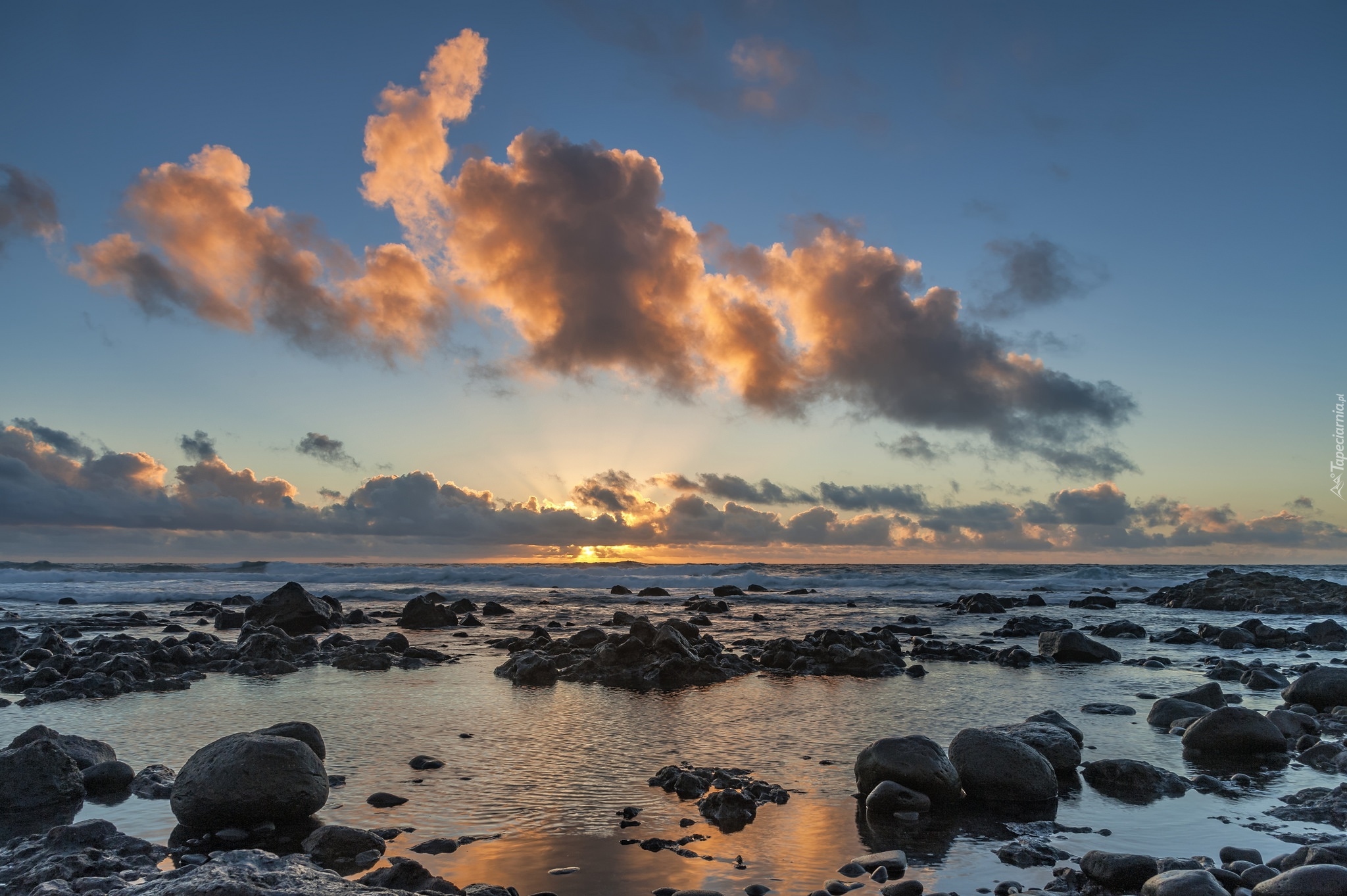 El Golfo, Lanzarote, Wyspy Kanaryjskie, Morze, Wybrzeże, Kamienie, Zachód Słońca, Chmury