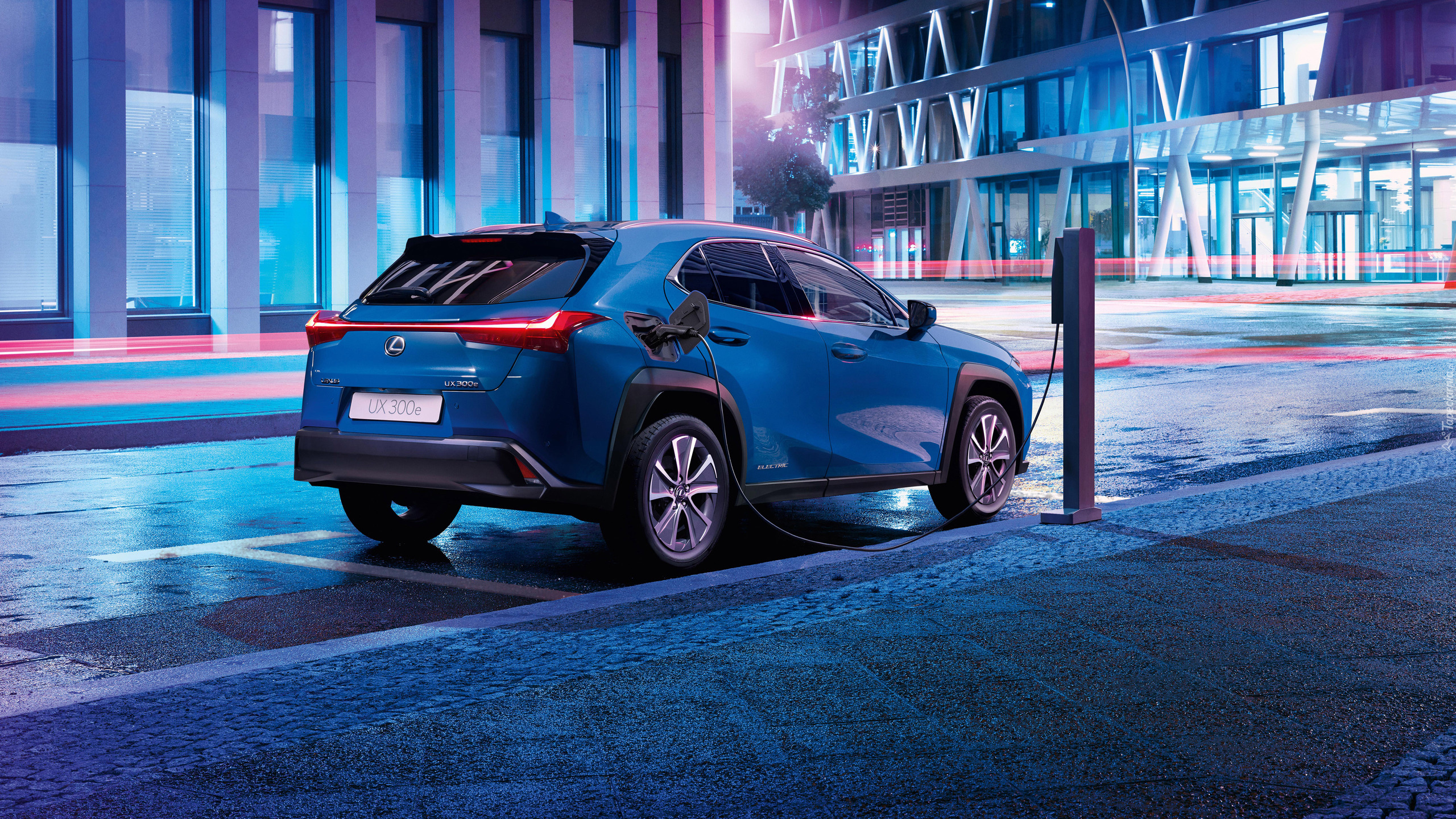 Elektryczny, Lexus UX 300e, Ulica