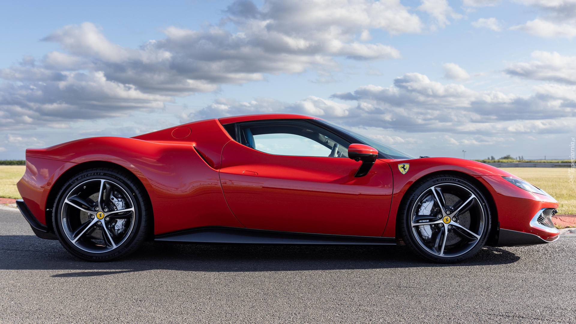 Ferrari 296 GTB Assetto Fiorano, Bok