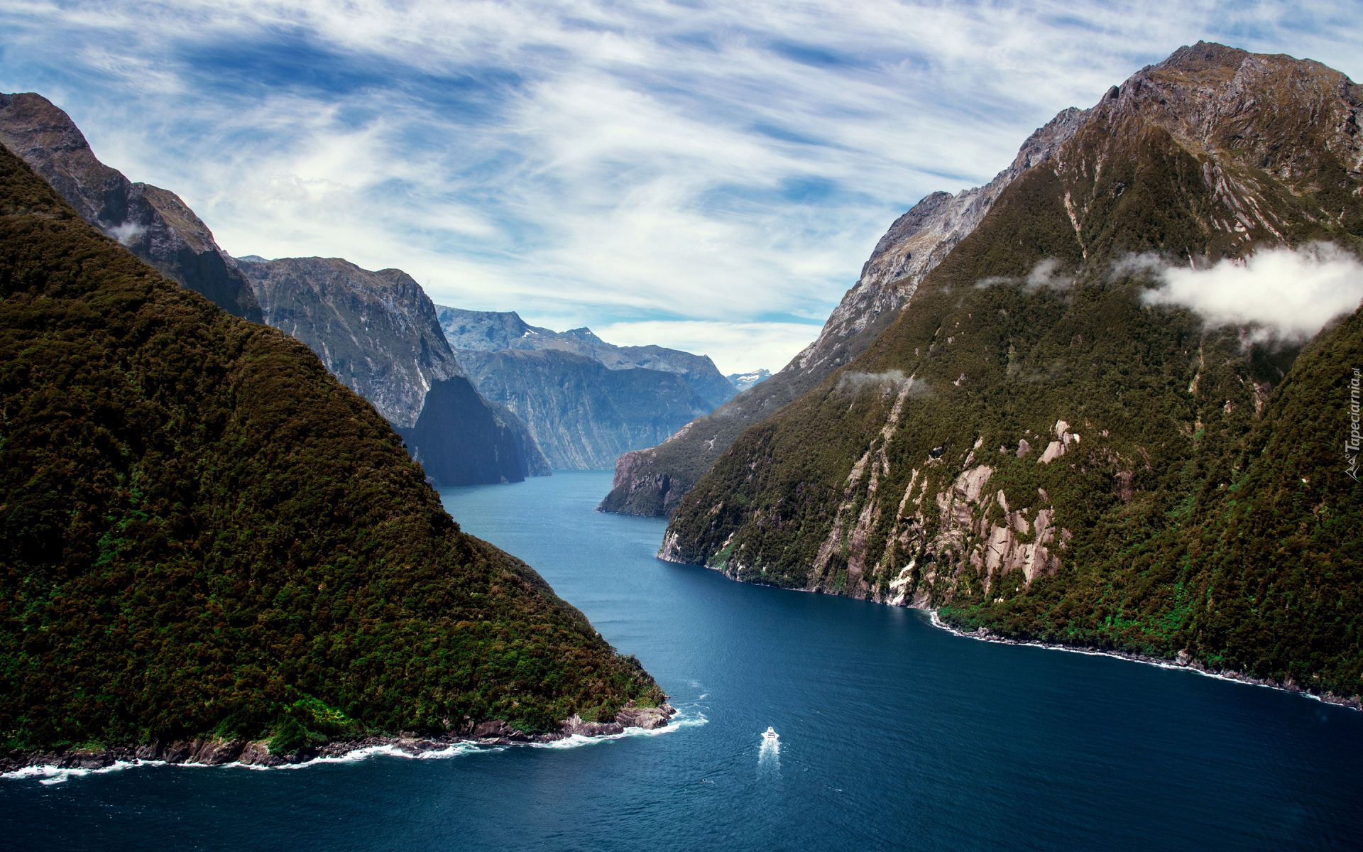 Góry, Lasy, Fiord, Zatoka Milforda, Łódż, Chmury, Park Narodowy Fiordland, Nowa Zelandia